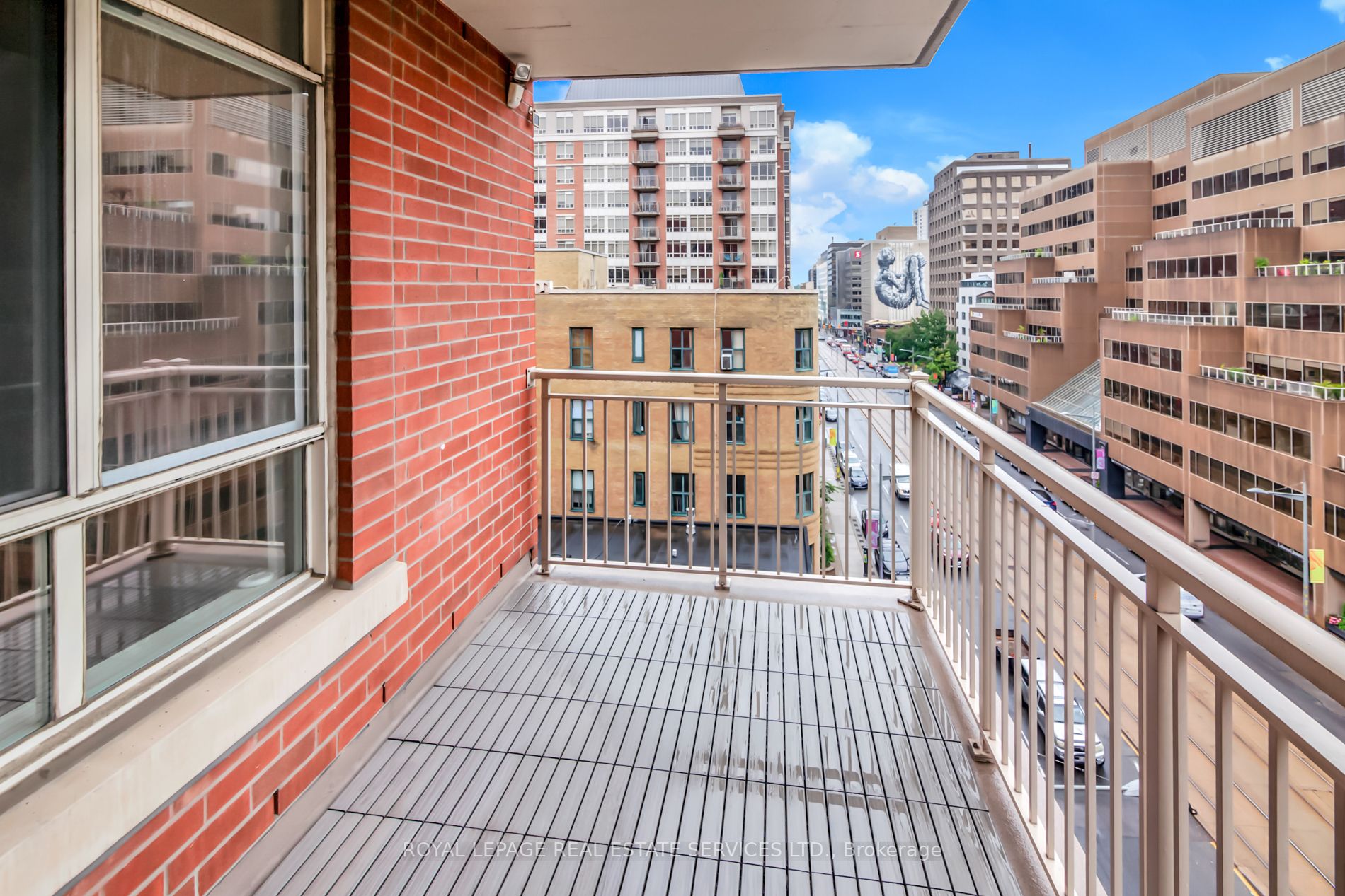 1 Deer Park Cres, #603