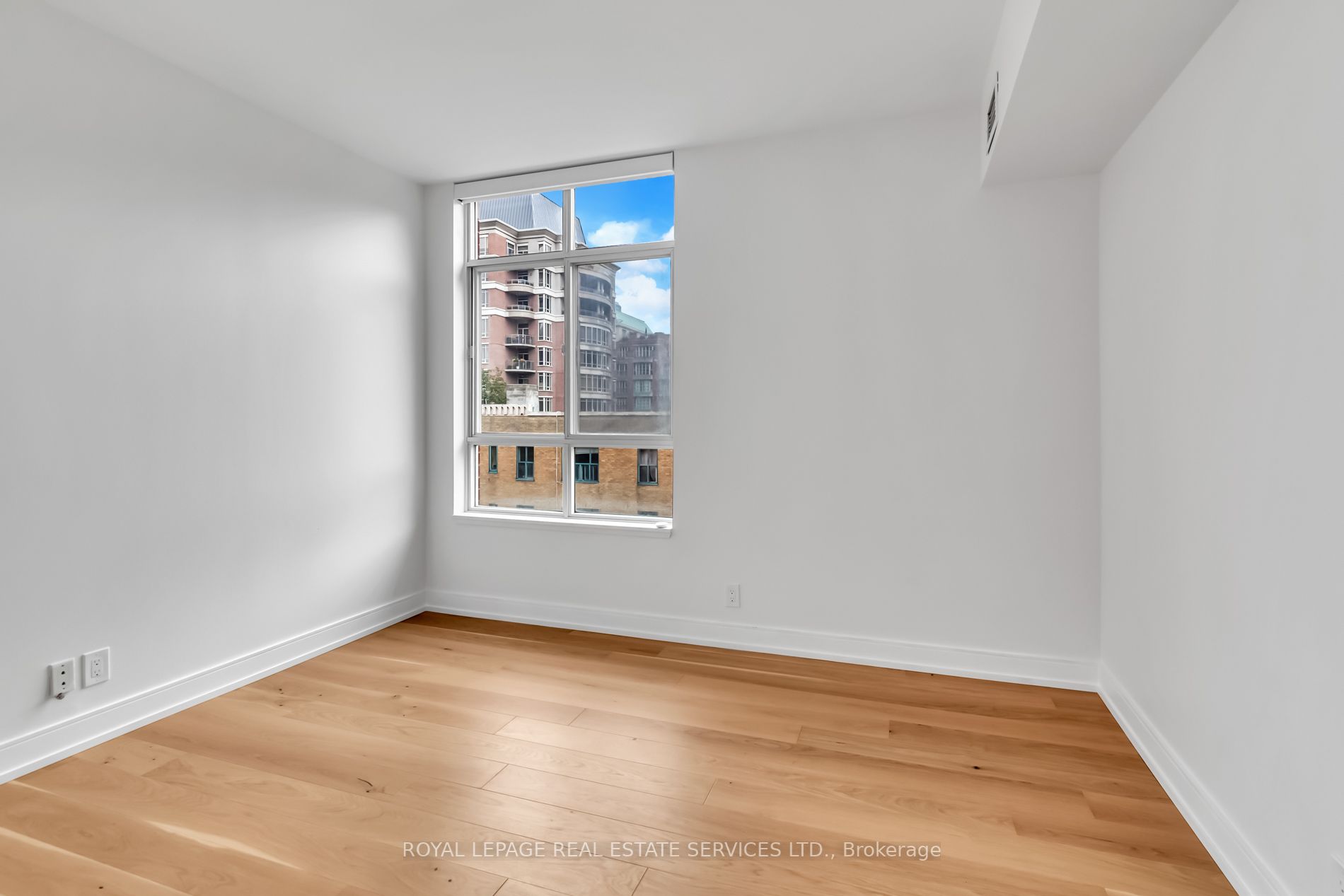 1 Deer Park Cres, #603