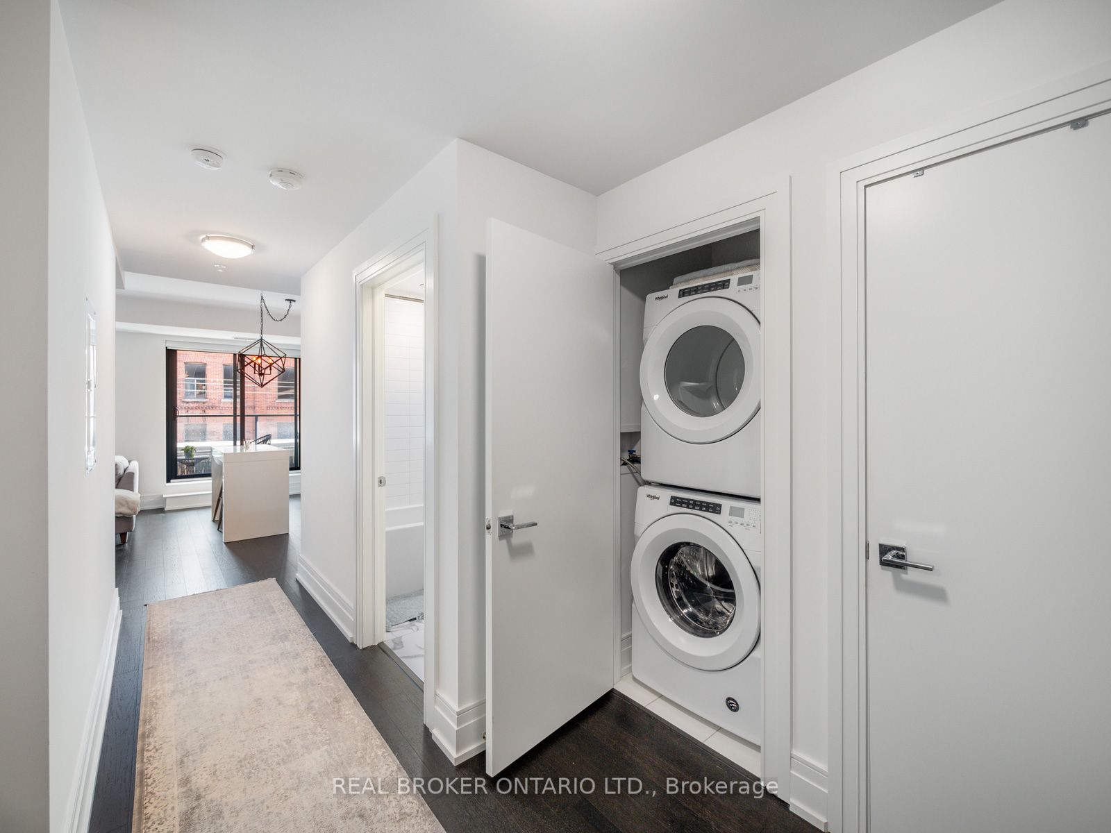 90 Niagara St, #312