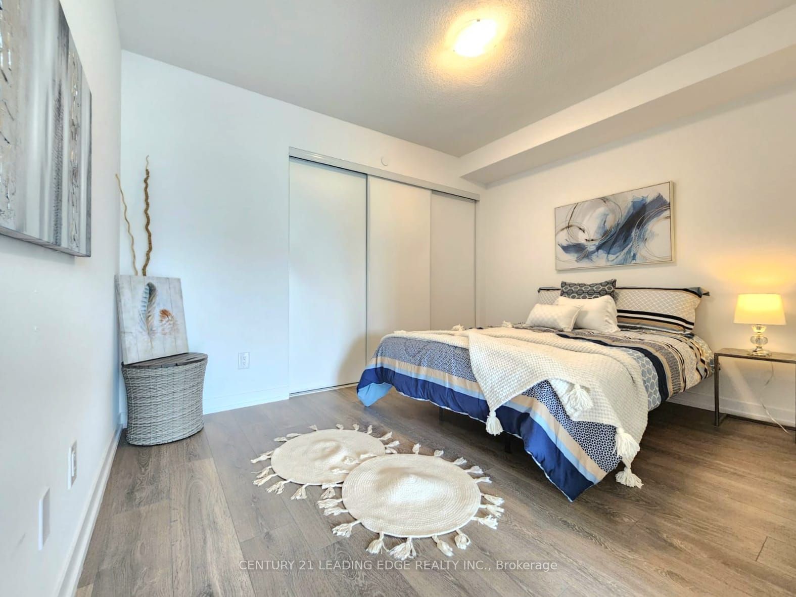 219 Dundas St E, #701