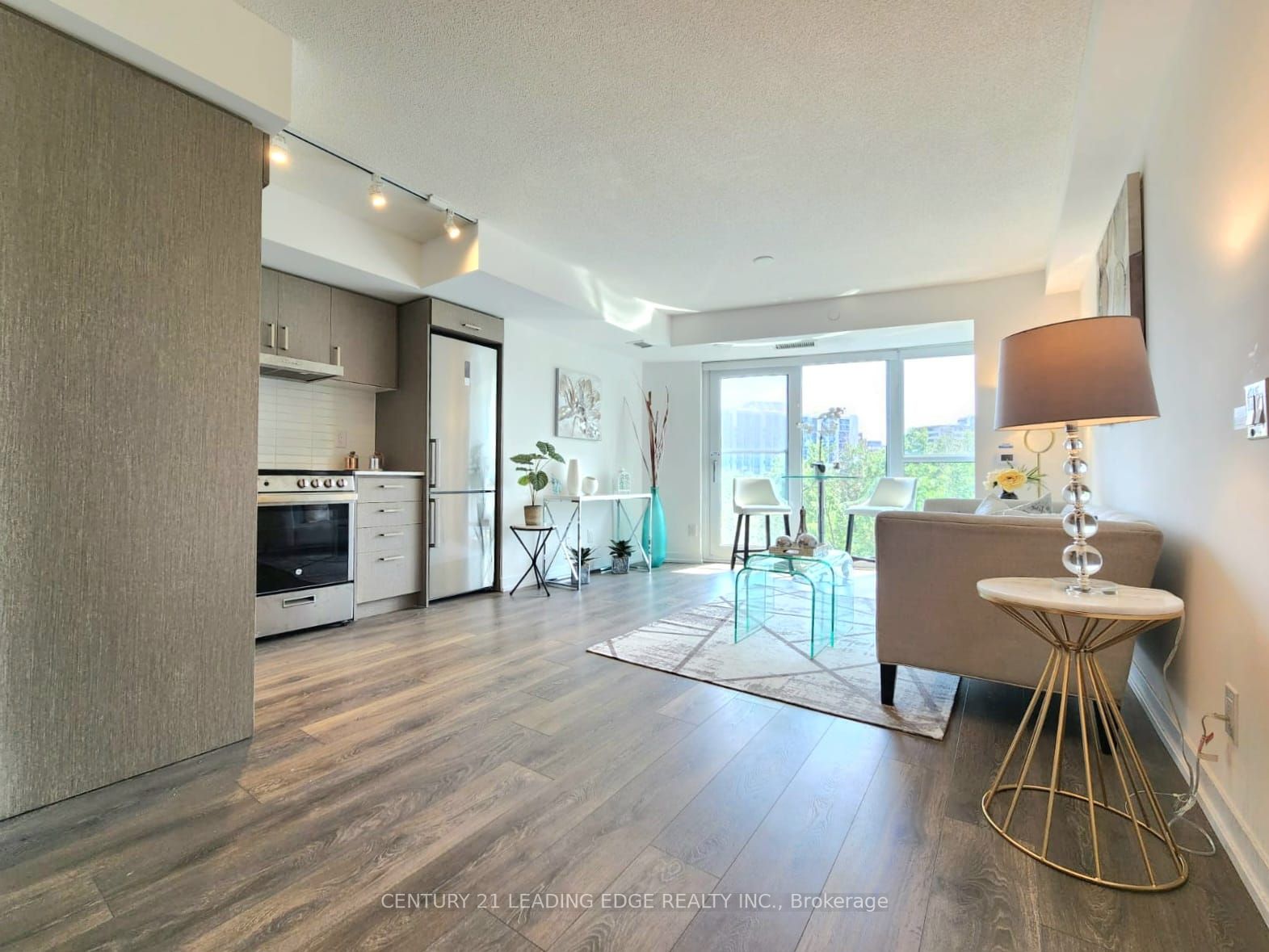 219 Dundas St E, #701