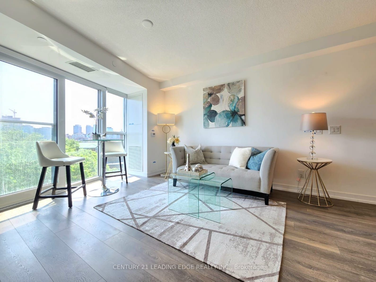 219 Dundas St E, #701