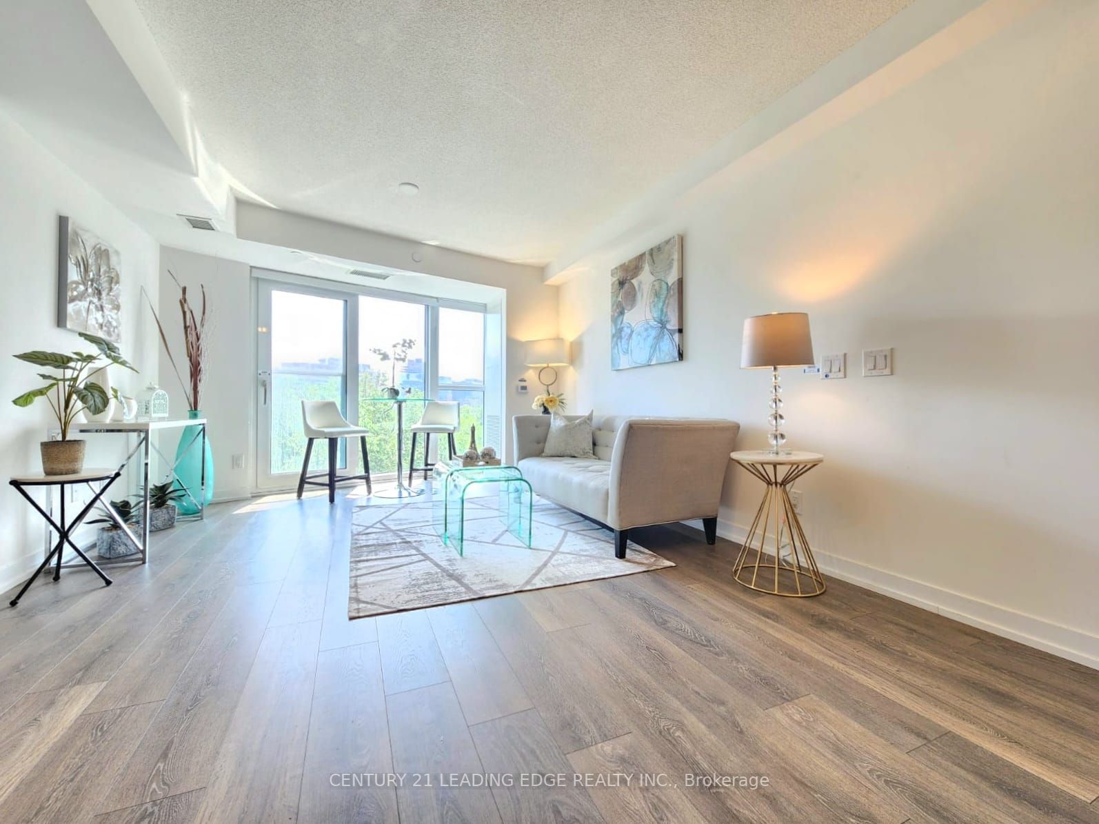 219 Dundas St E, #701