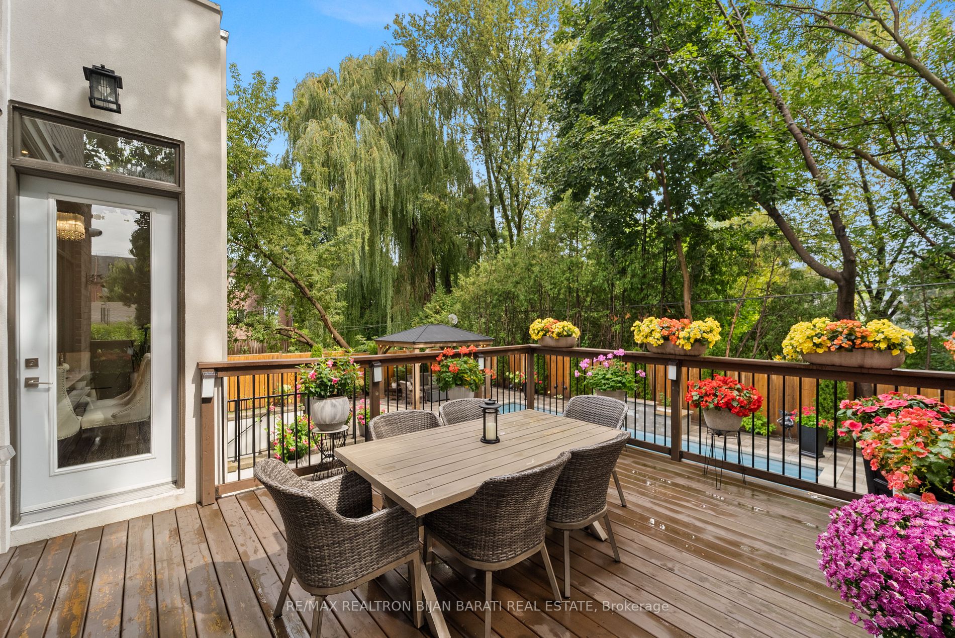 42 Glenborough Park Cres
