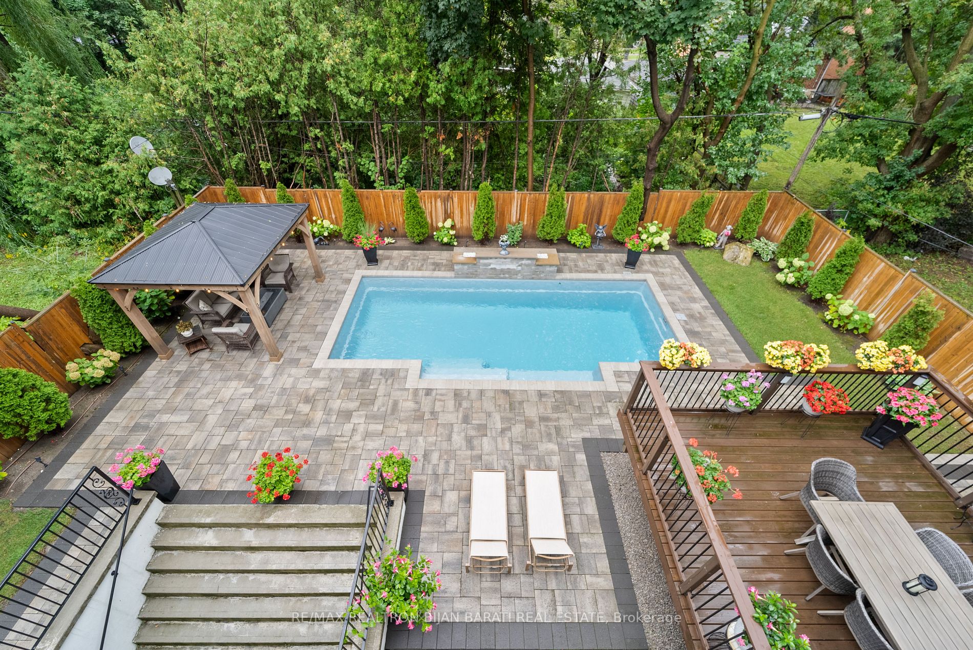 42 Glenborough Park Cres