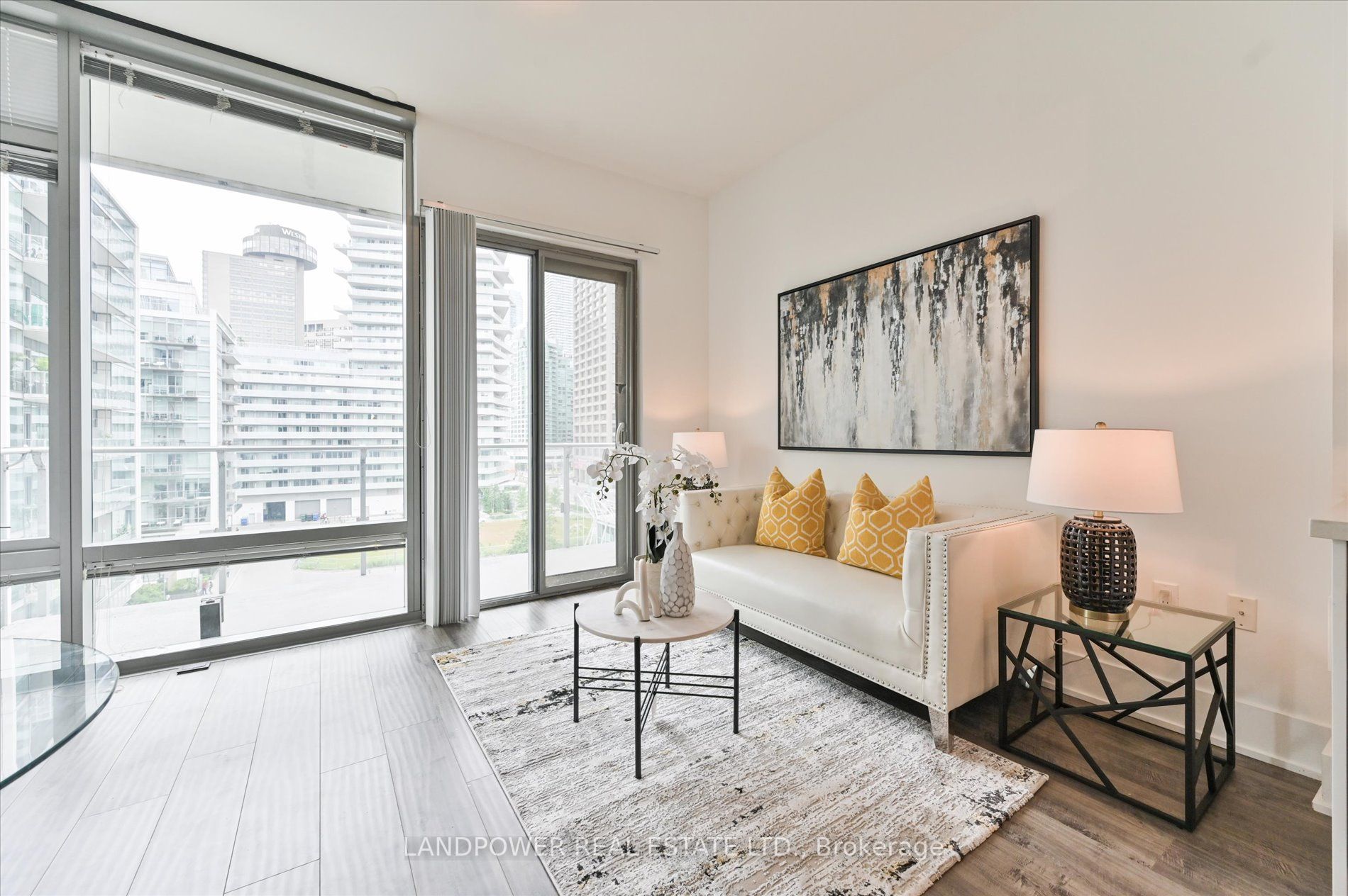 39 Queens Quay E, #635