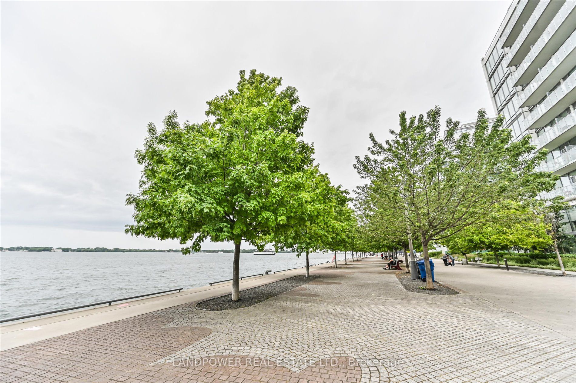 39 Queens Quay E, #635