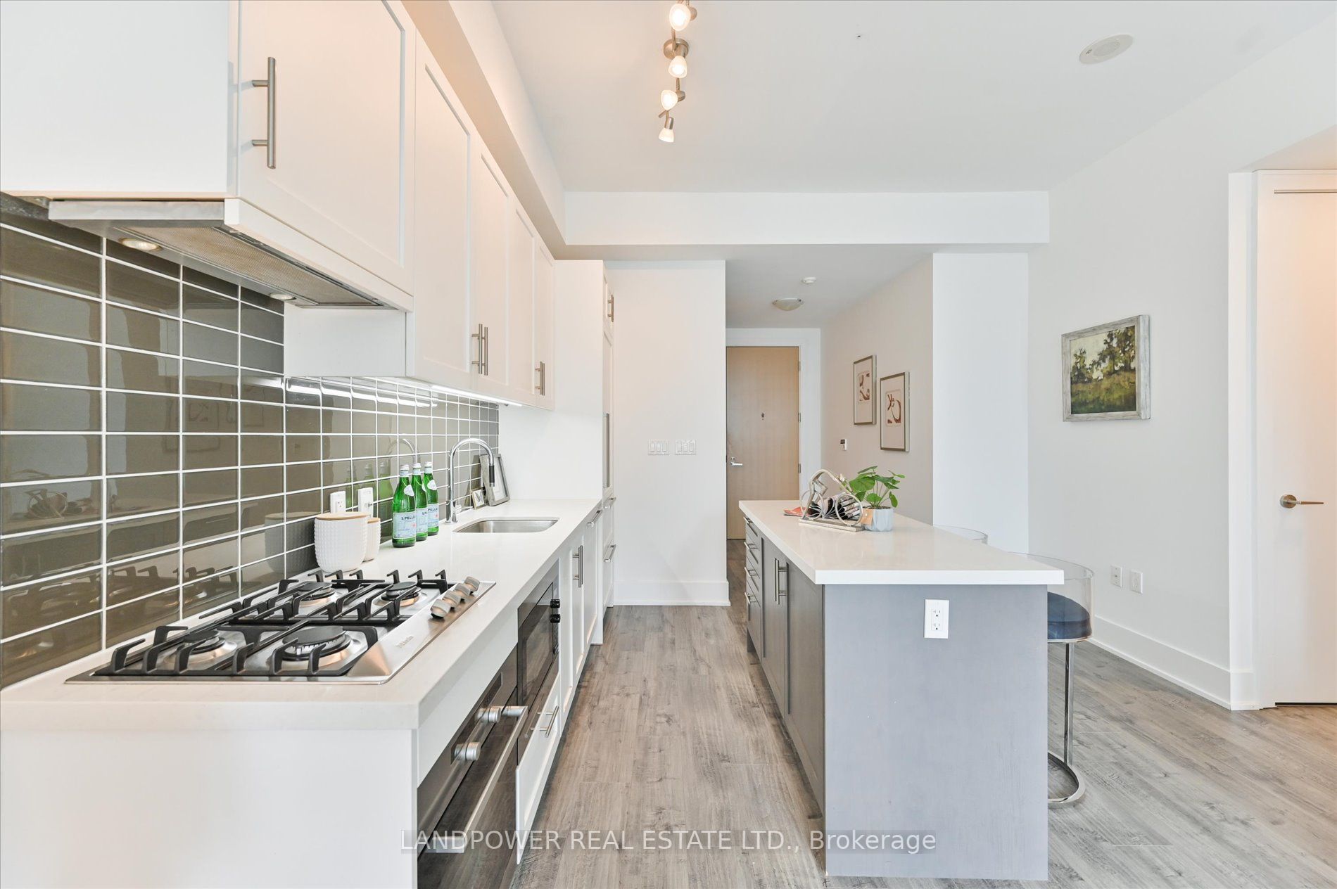39 Queens Quay E, #635