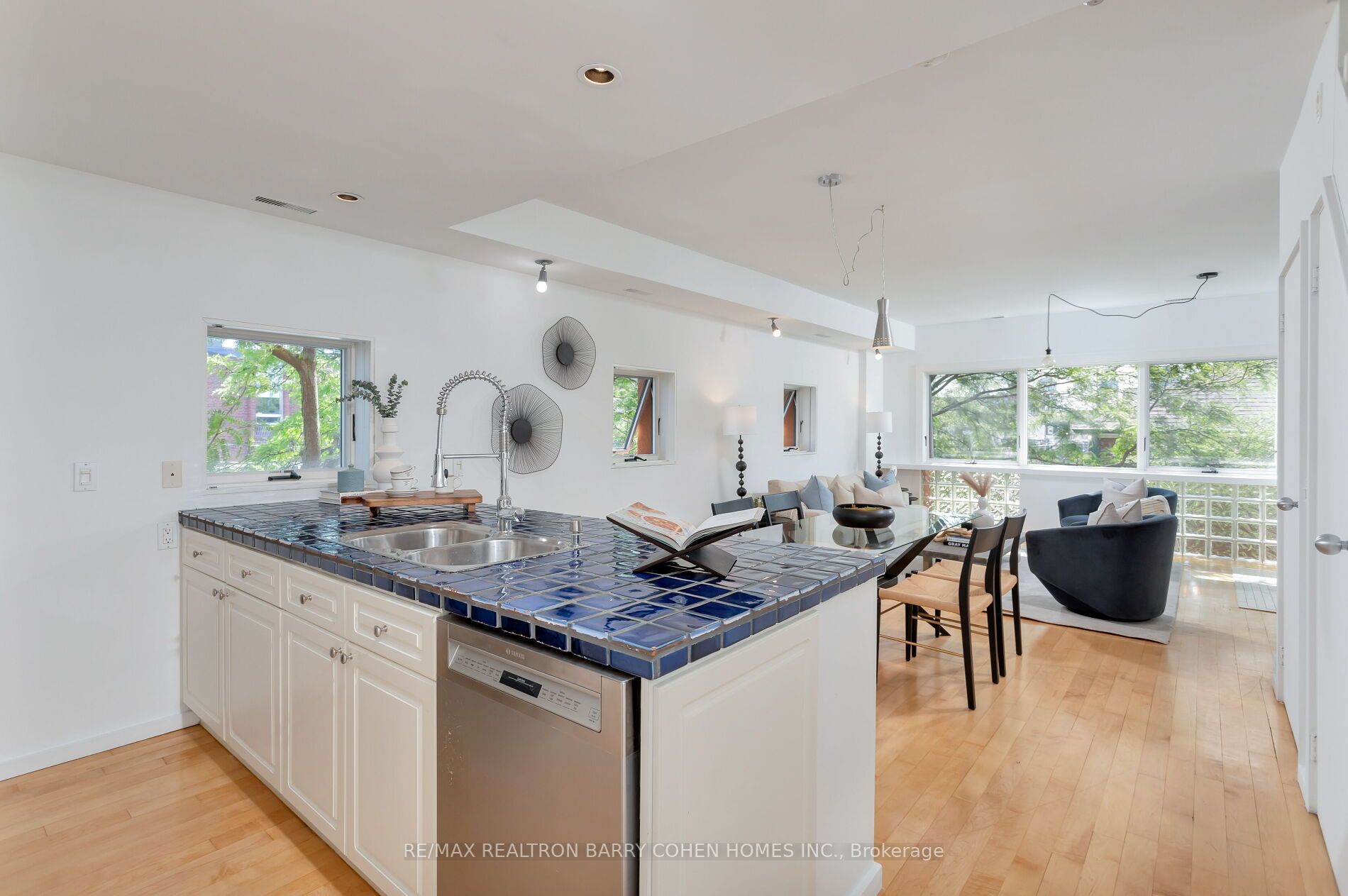34 Claremont St, #201