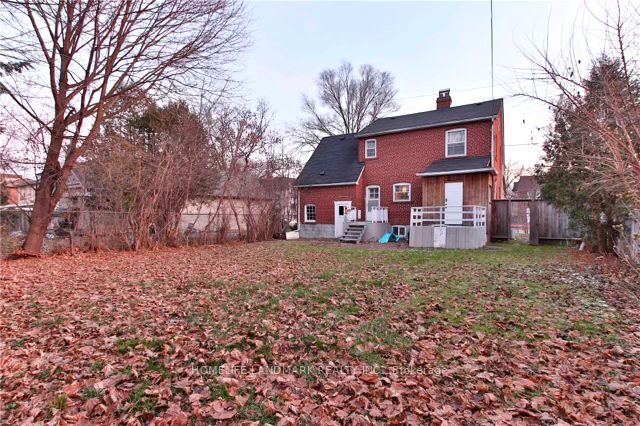 362 Lawrence Ave W