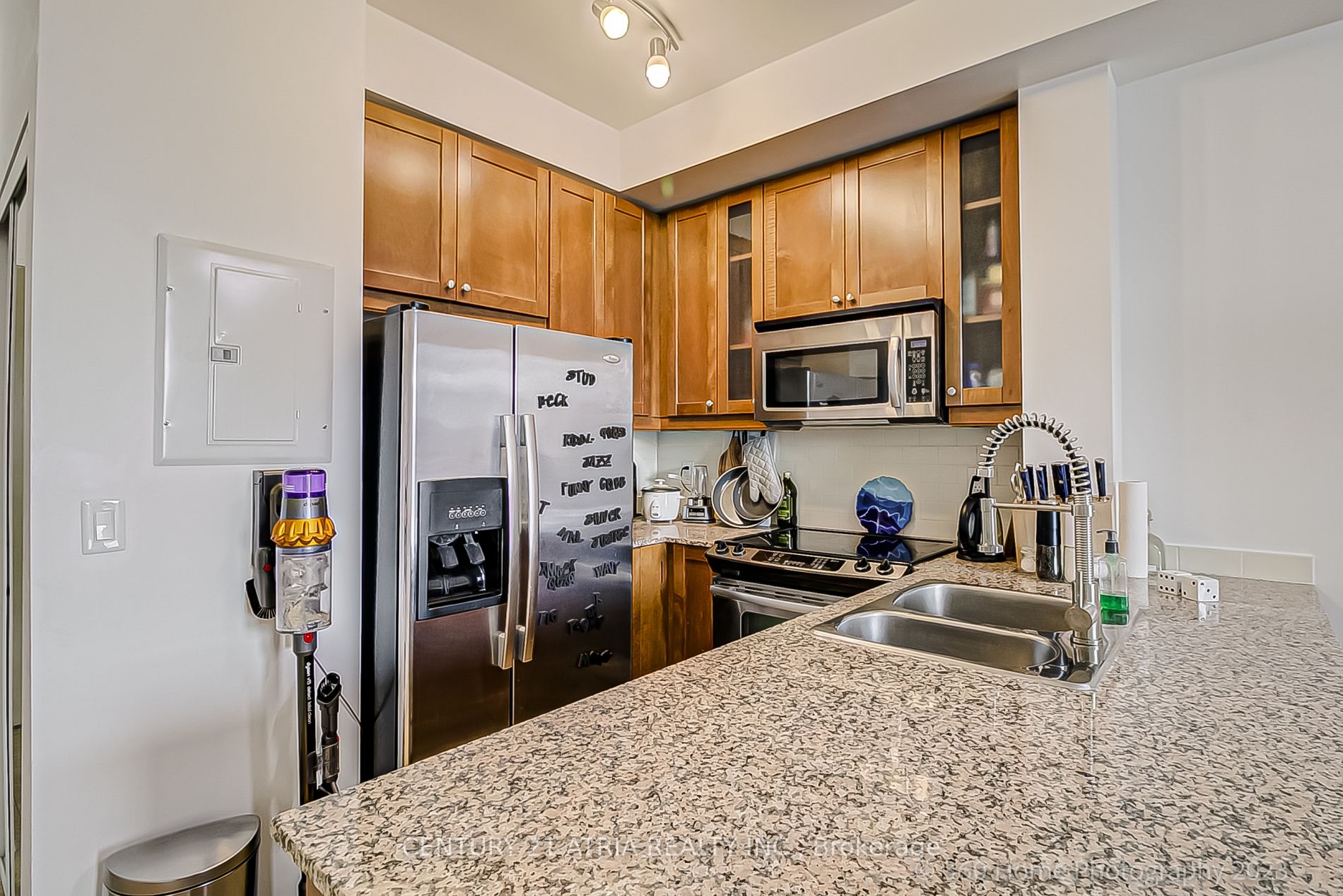 18 Holmes Ave, #2206