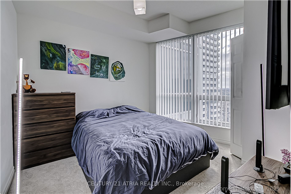 18 Holmes Ave, Toronto