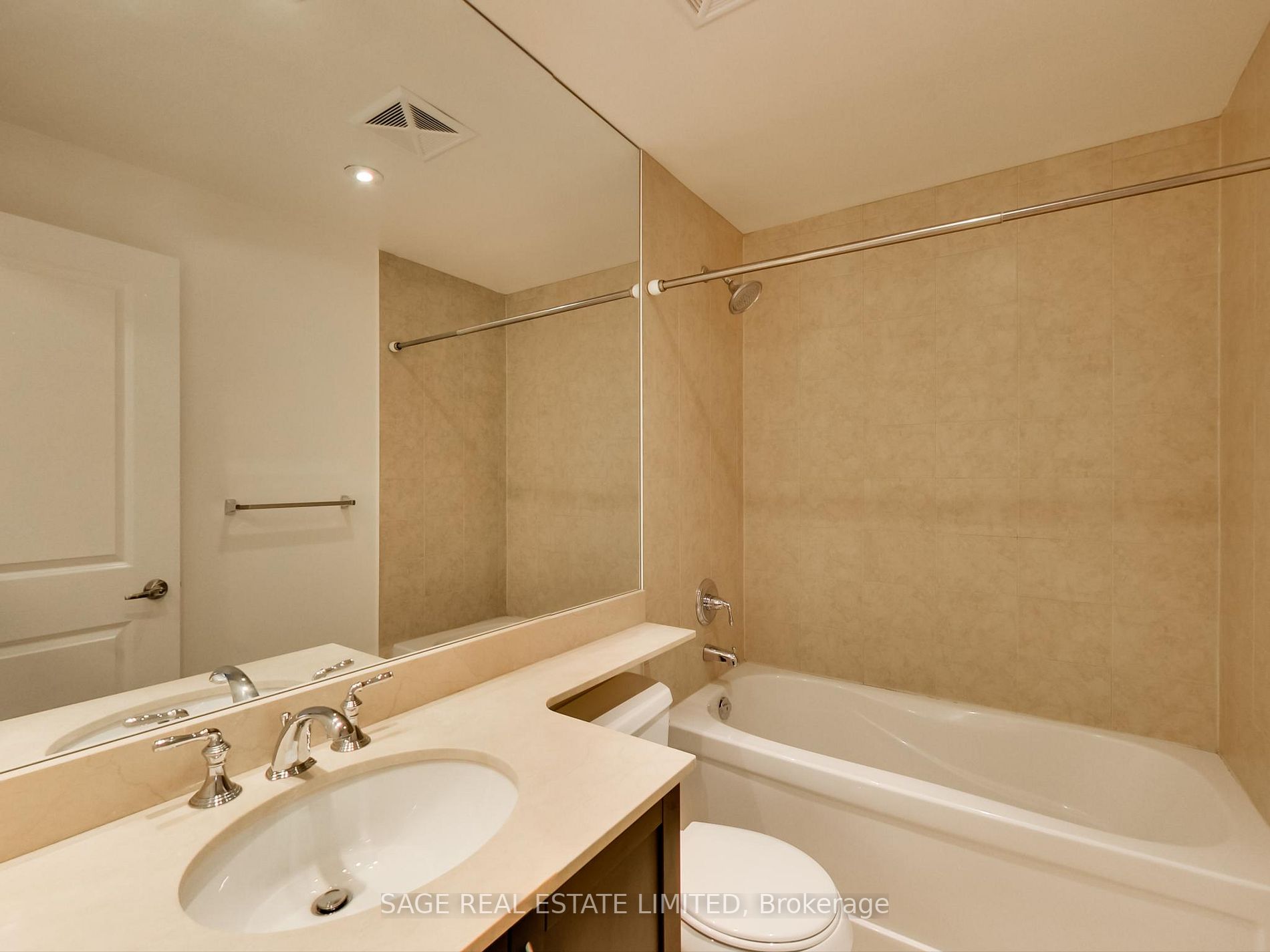 21 Grand Magazine St, #1202