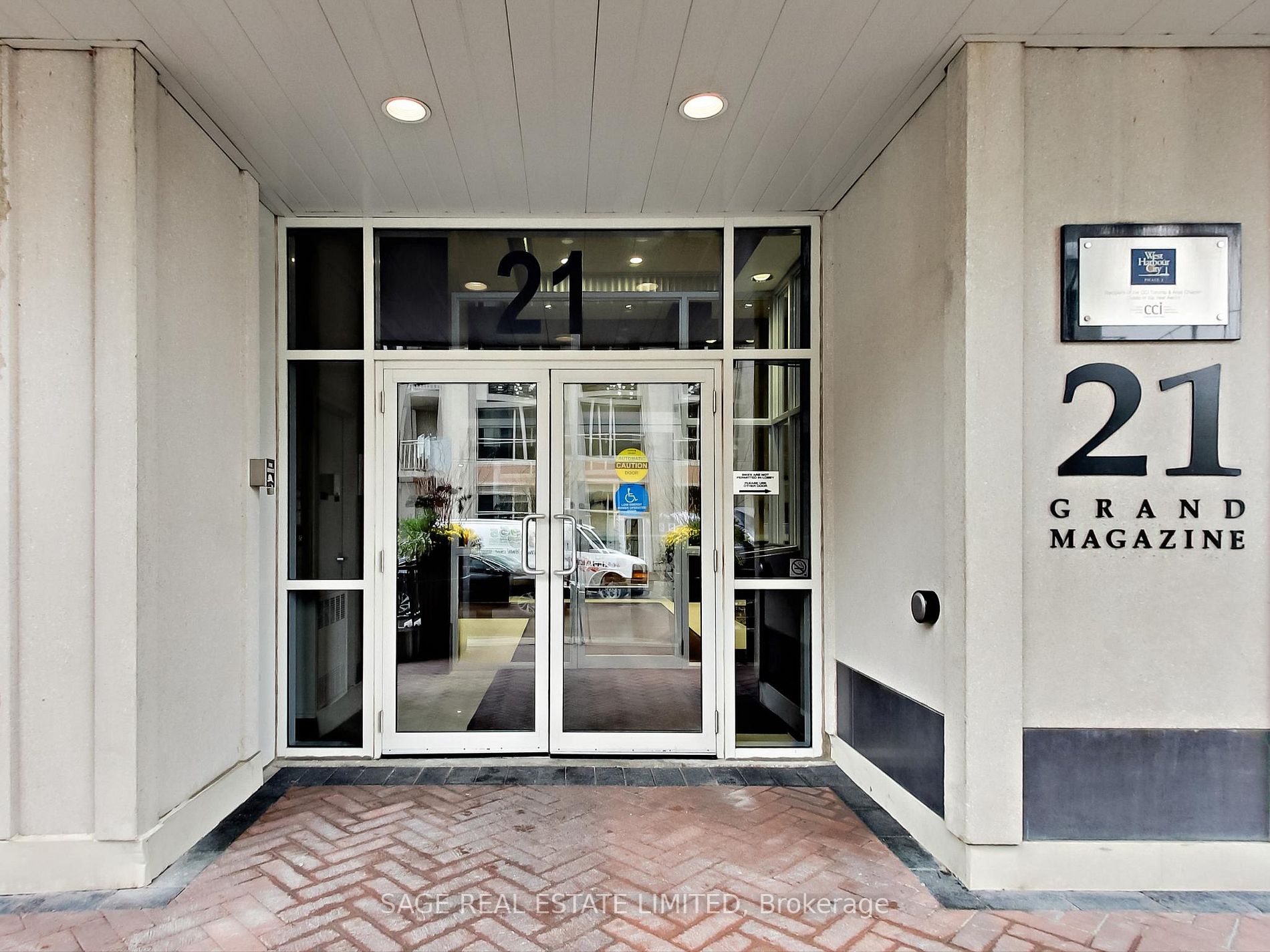 21 Grand Magazine St, #1202