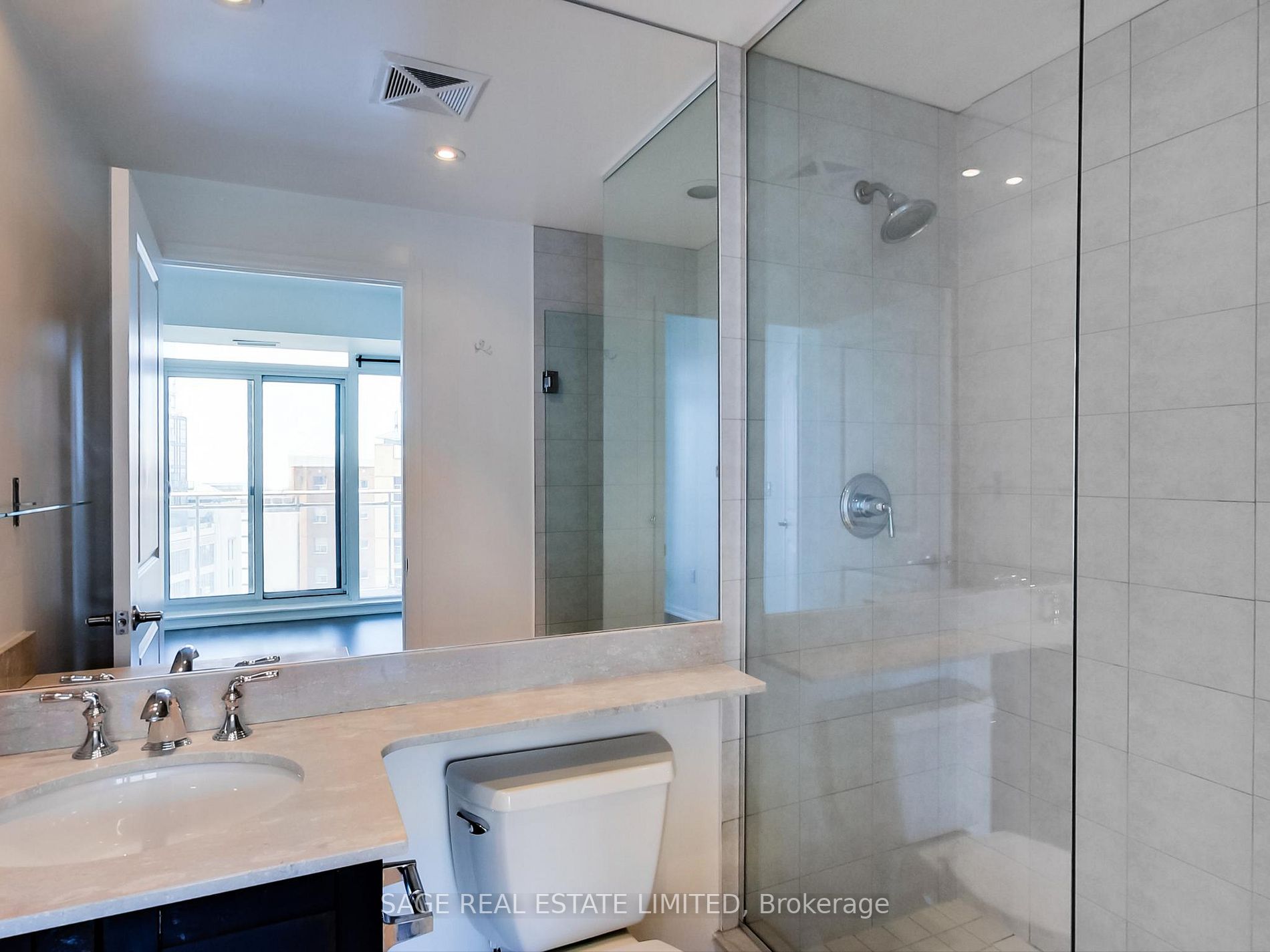 21 Grand Magazine St, #1202