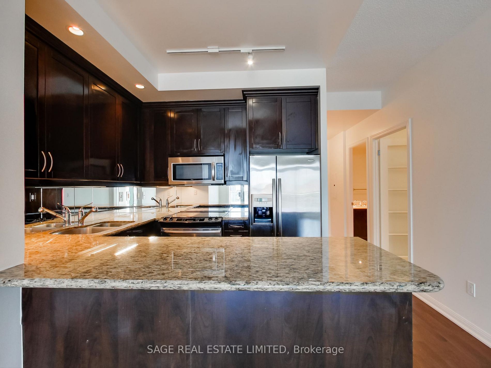 21 Grand Magazine St, #1202