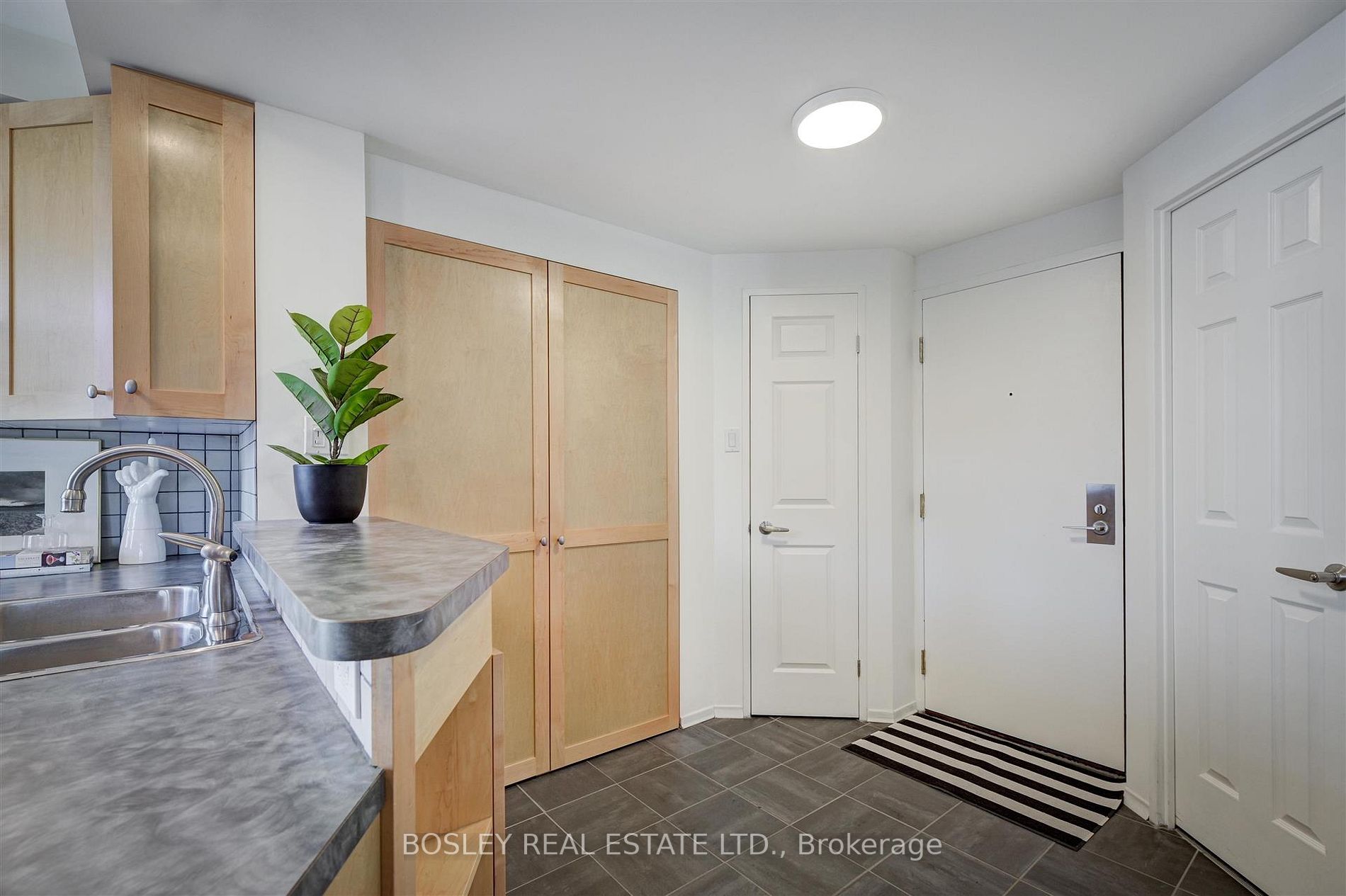 55 Centre Ave, #1706