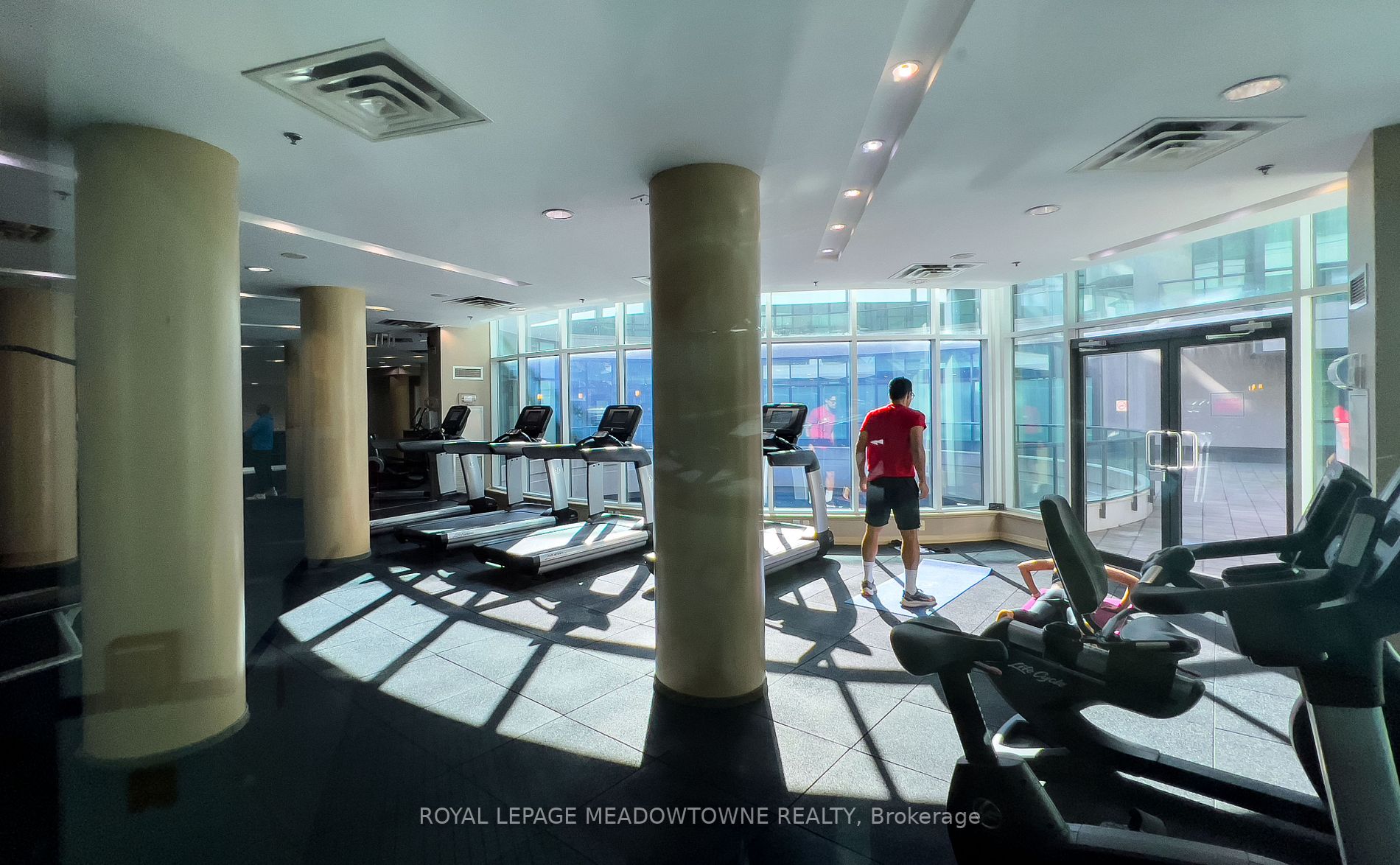 16 Yonge St, #4006