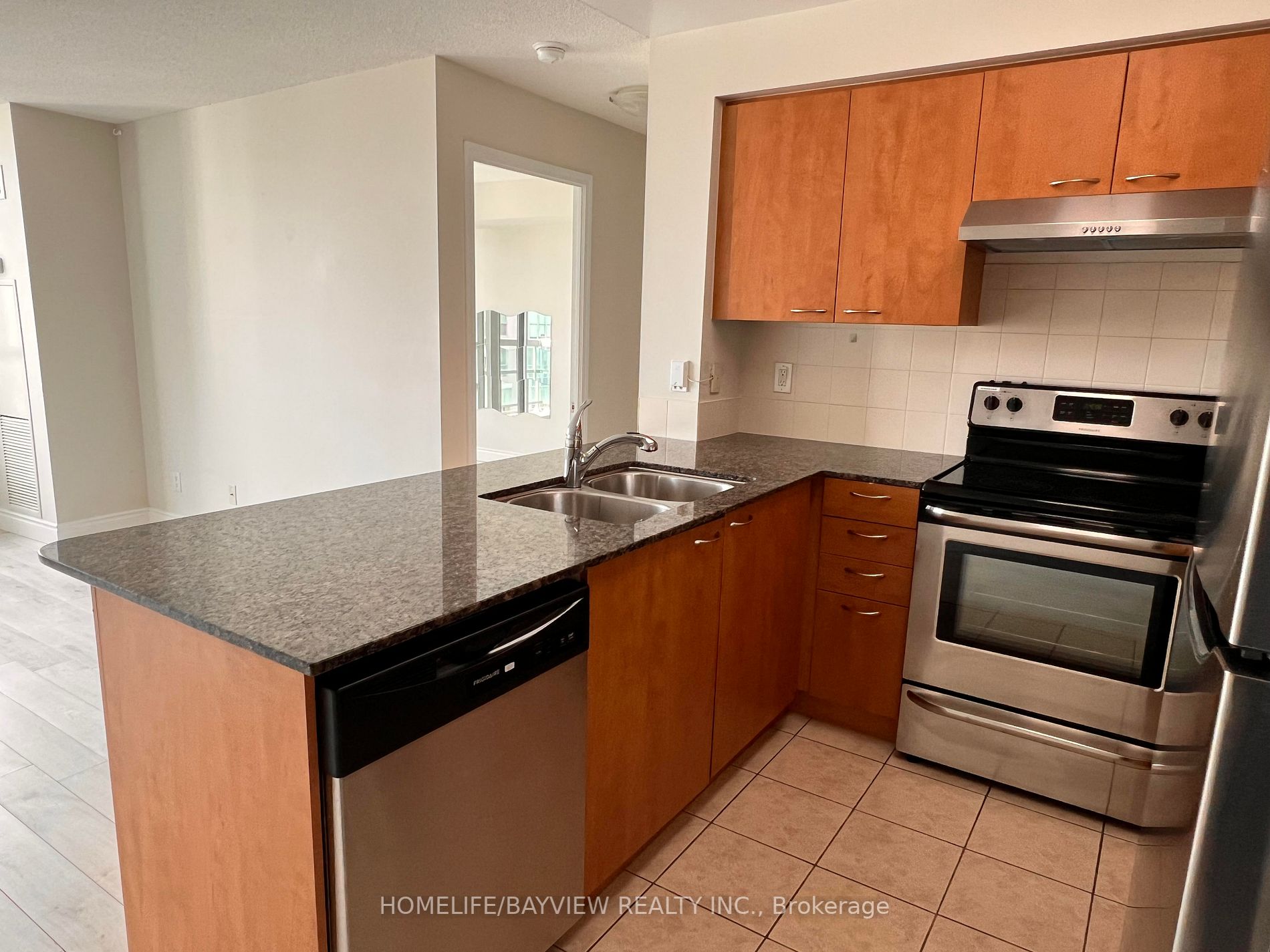 503 Beecroft Rd, #Lph08