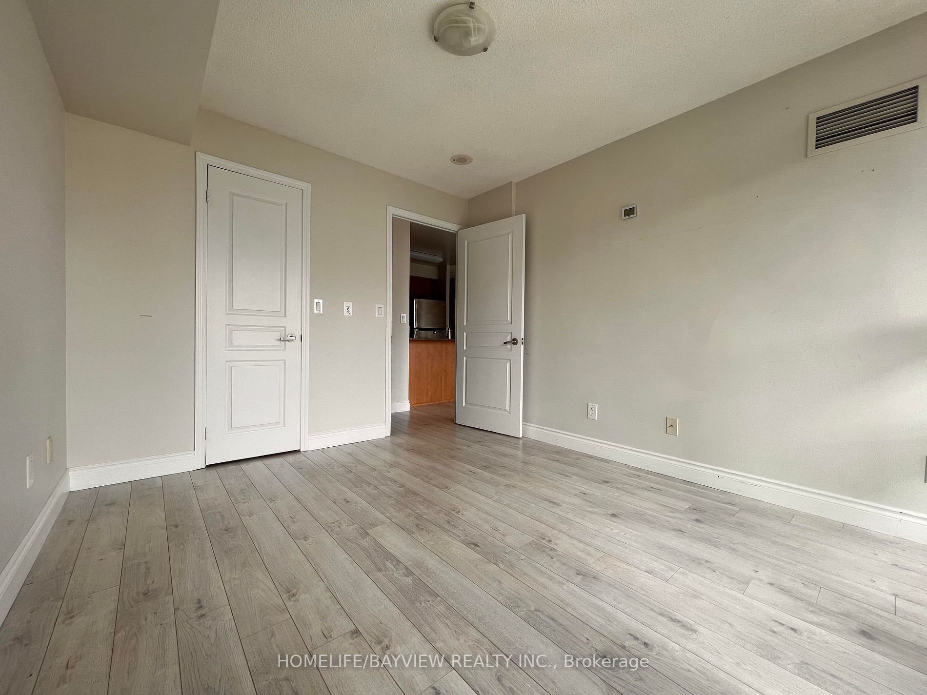 503 Beecroft Rd, #Lph08