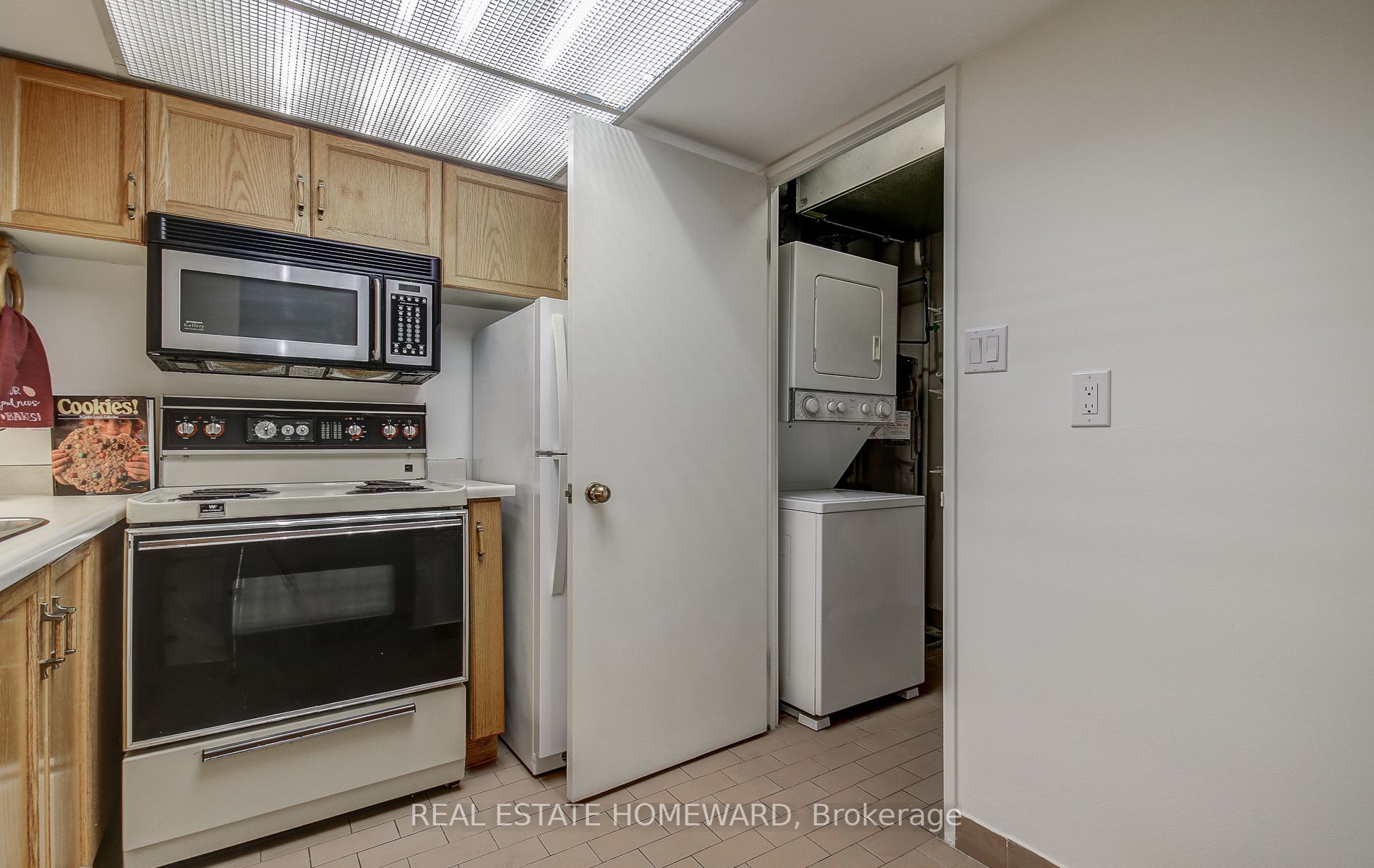 65 Scadding Ave, #505
