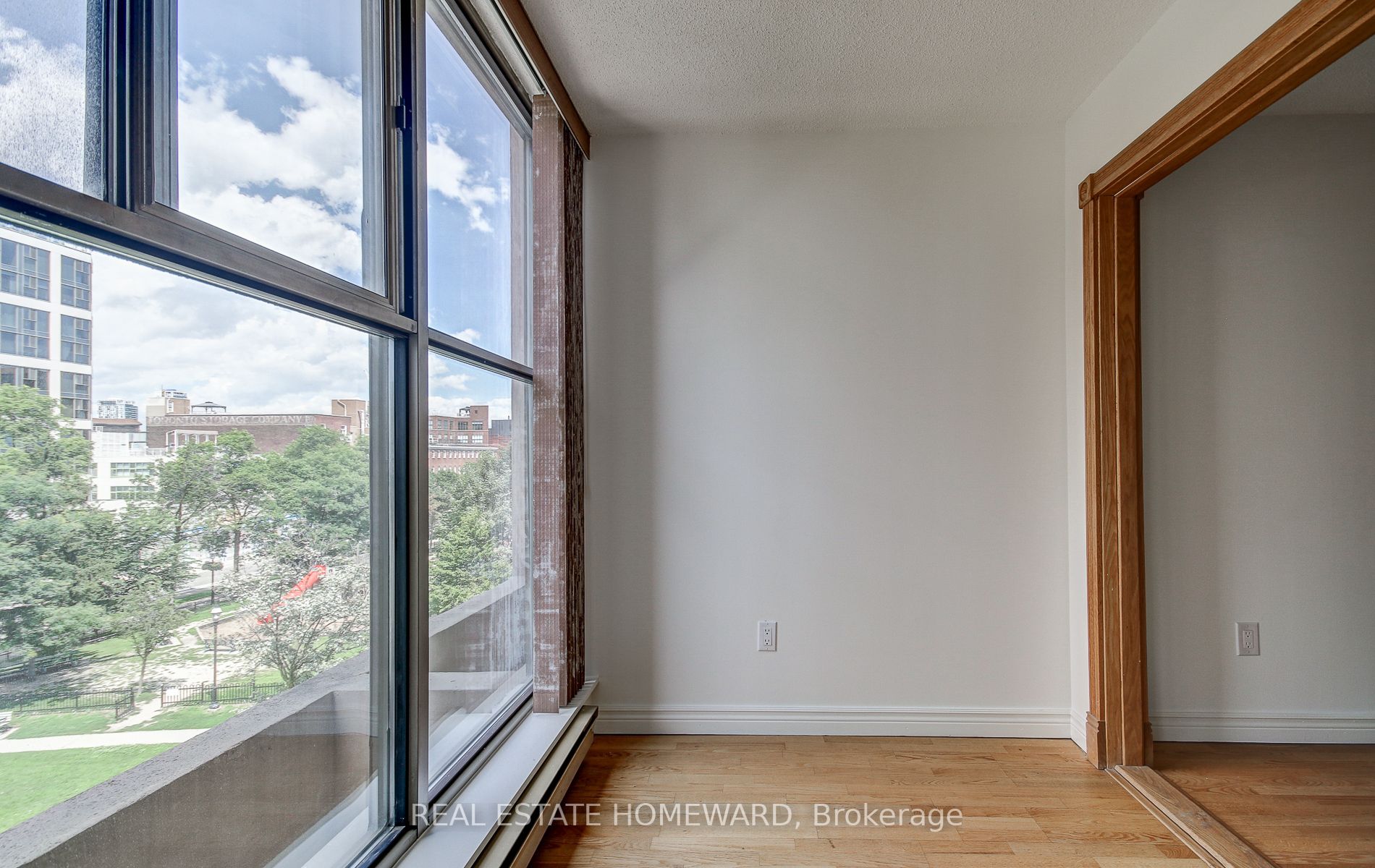 65 Scadding Ave, #505