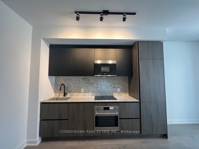 108 Peter Street, #625
