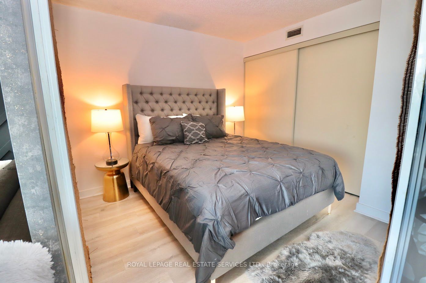 397 Front Street N, #1806