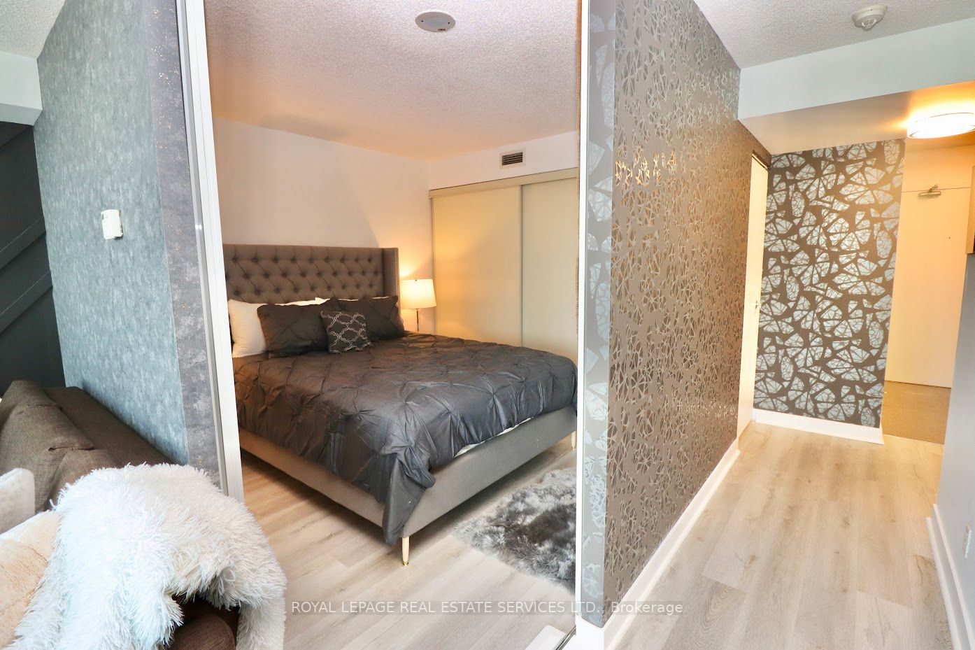 397 Front Street N, #1806