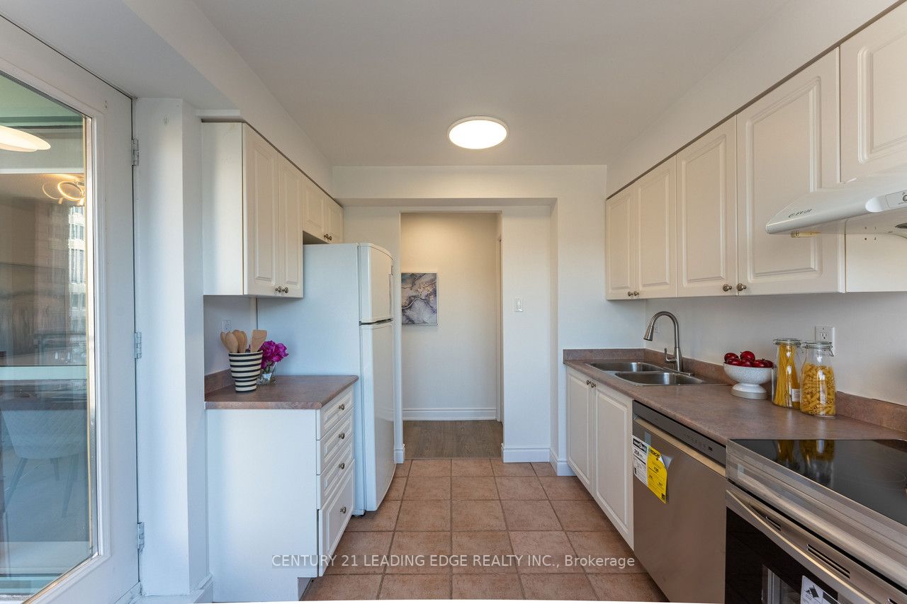 887 Bay St, #1508