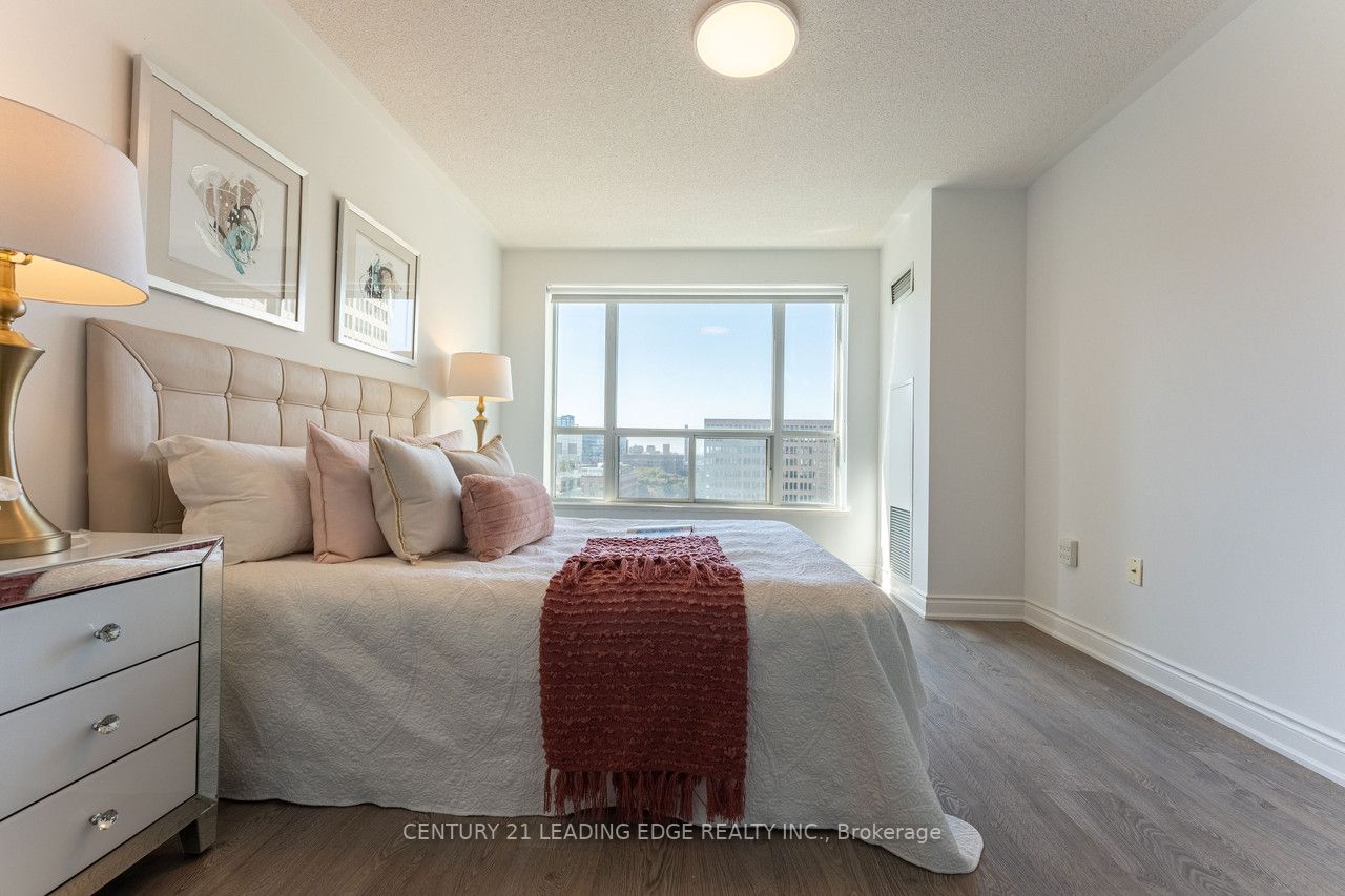 887 Bay St, #1508