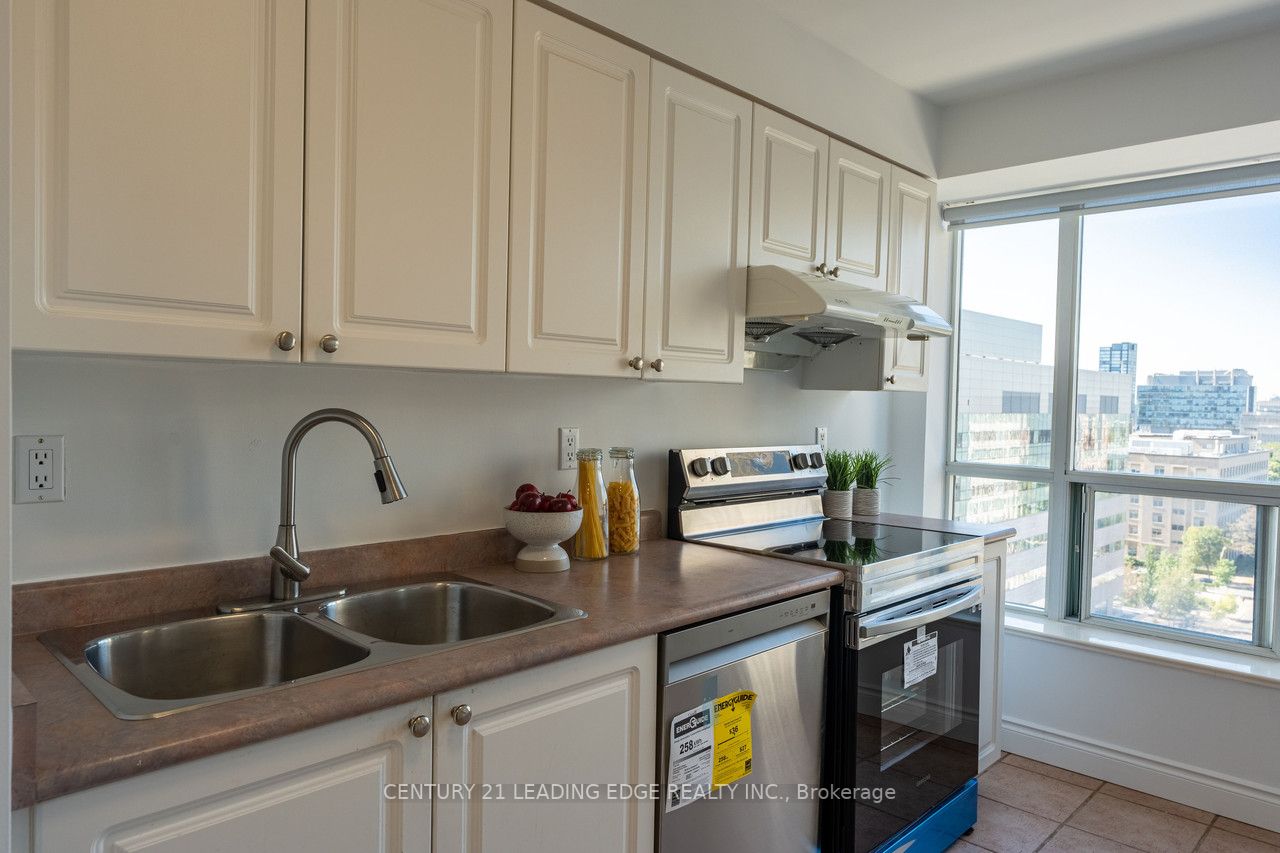 887 Bay St, #1508