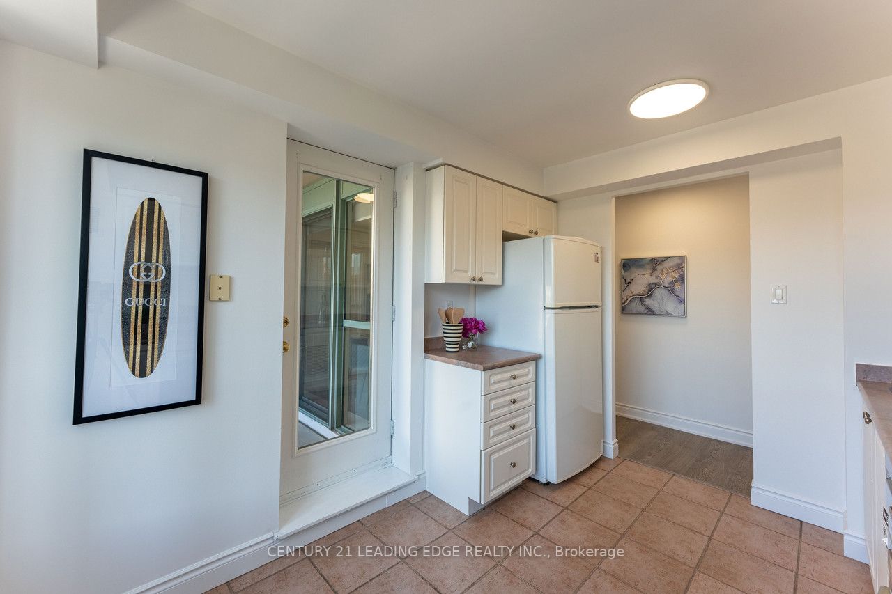 887 Bay St, #1508