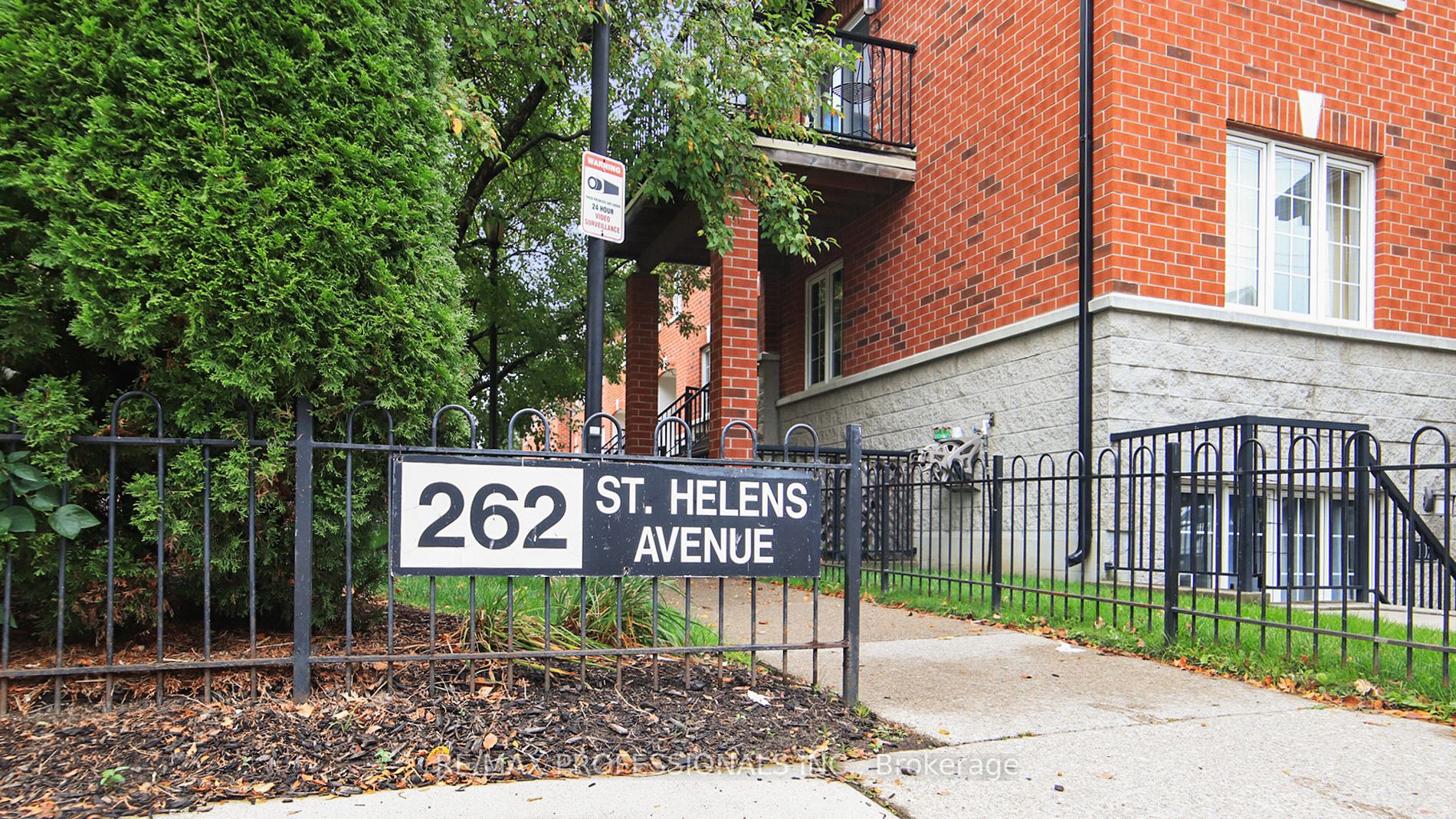 262 St Helens Ave, #107