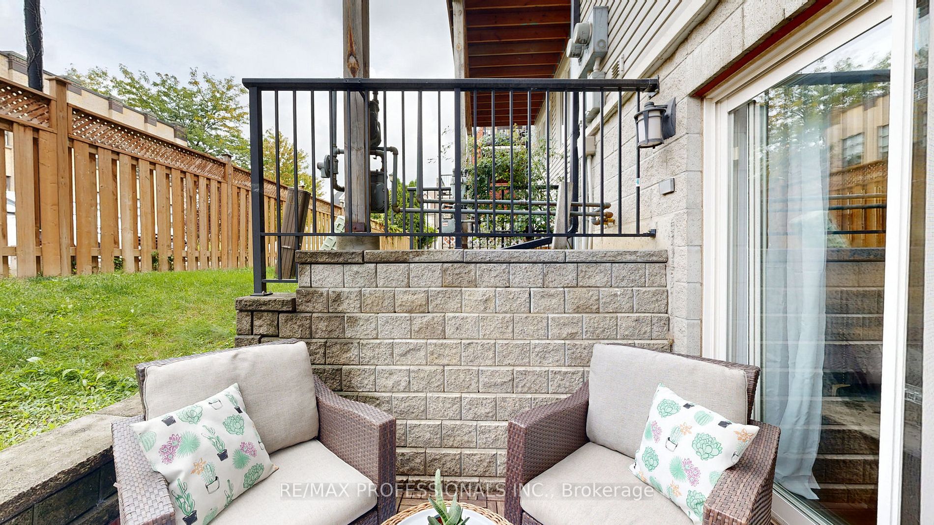 262 St Helens Ave, #107