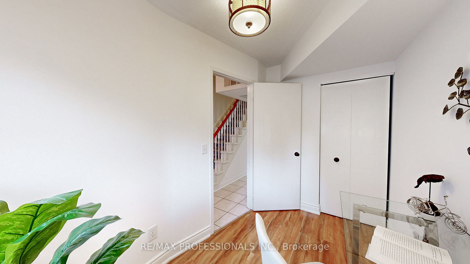 262 St Helens Ave, #107