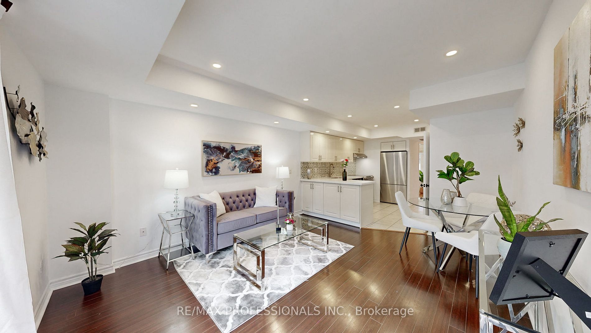 262 St Helens Ave, #107
