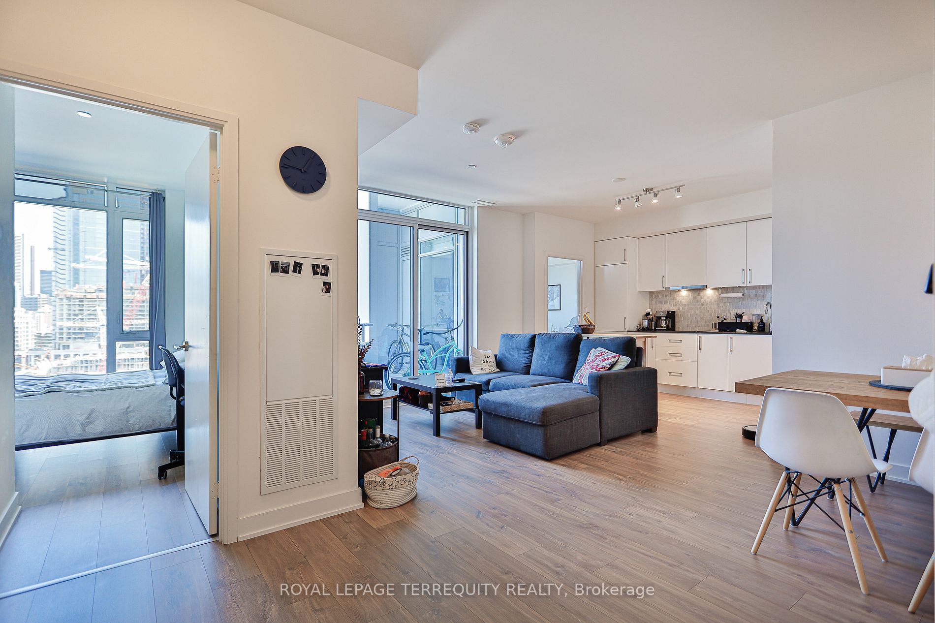 576 Front St W, #1810
