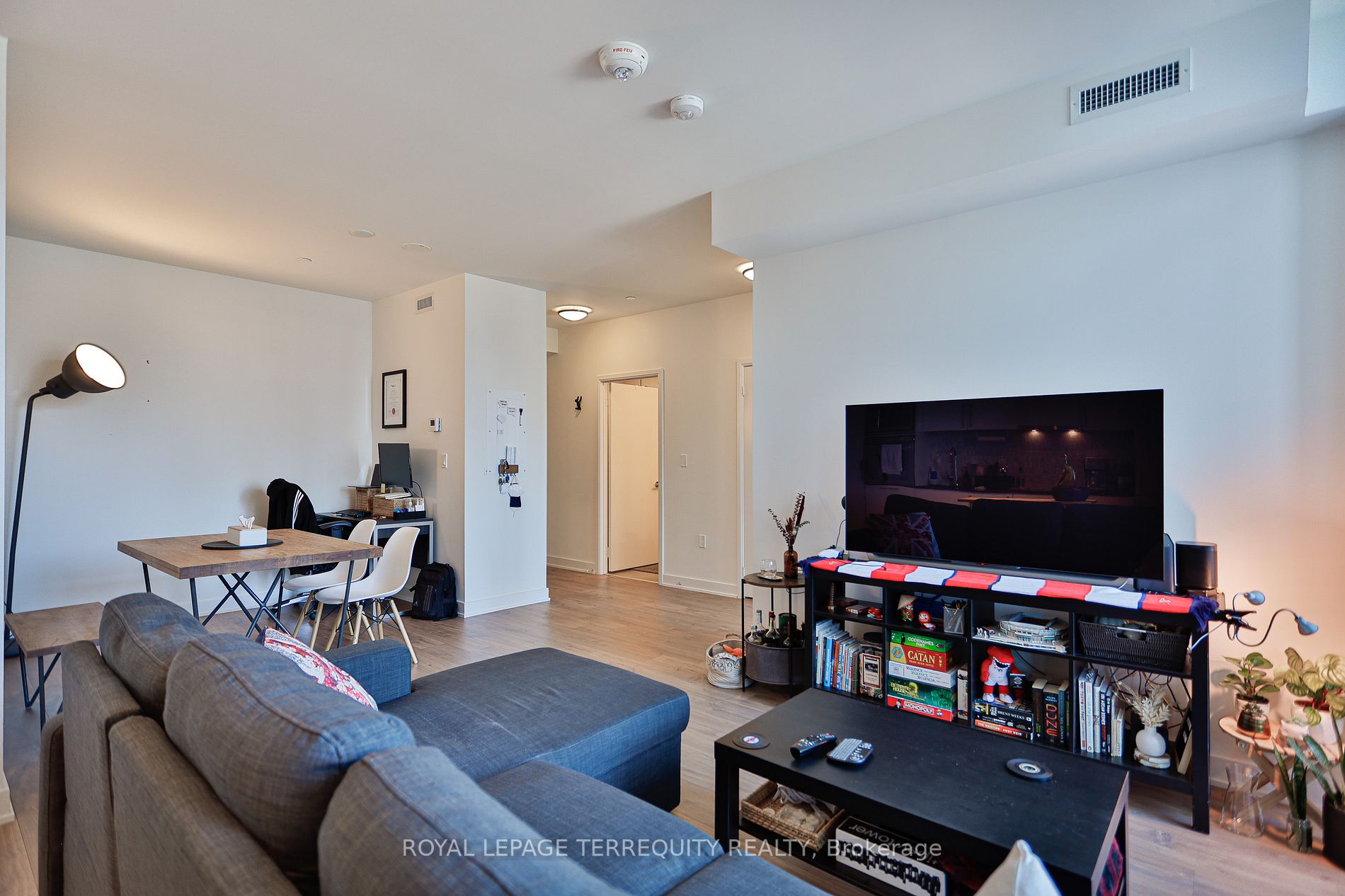 576 Front St W, #1810