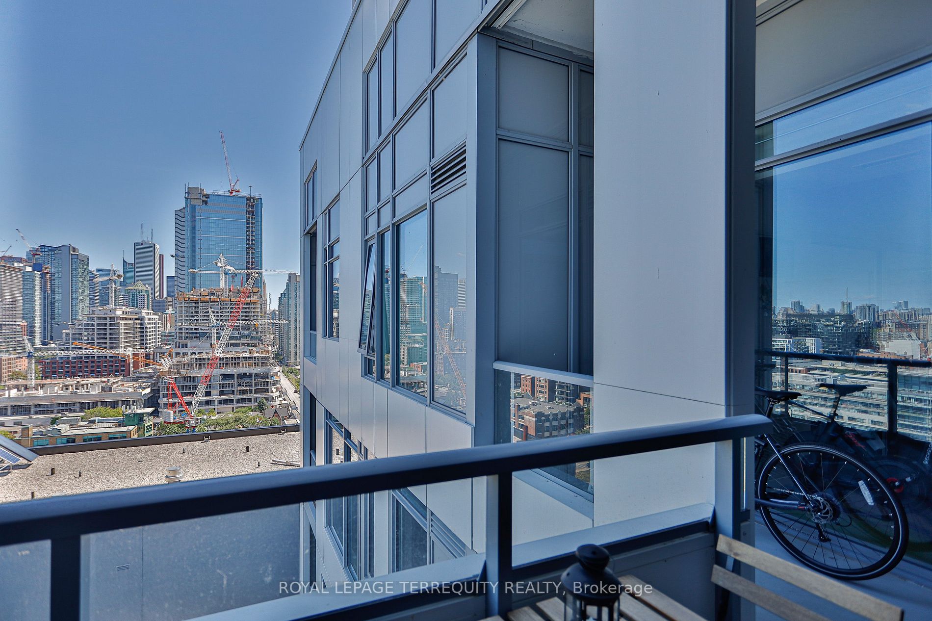 576 Front St W, #1810