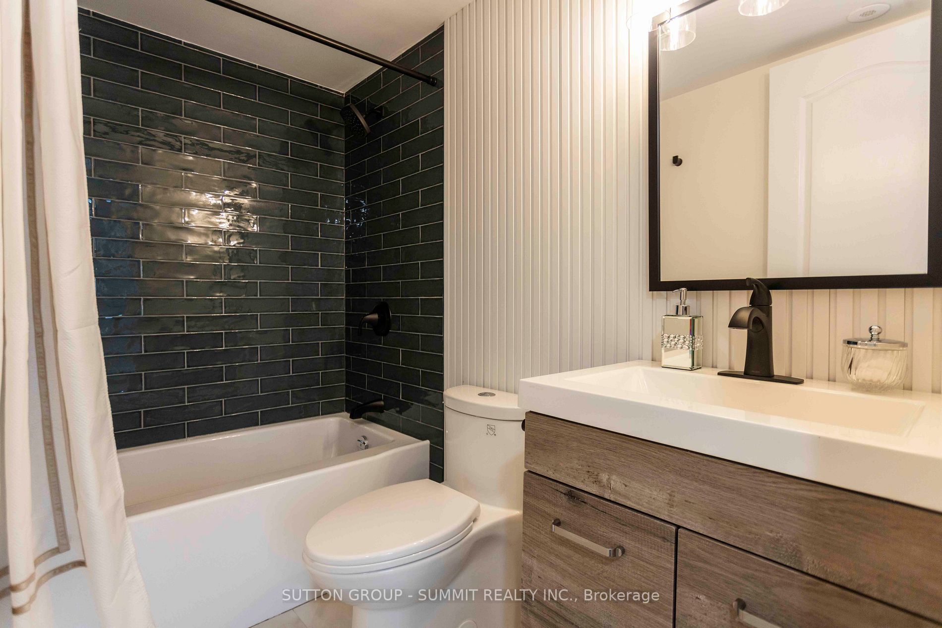 12 DOURO Street, #421