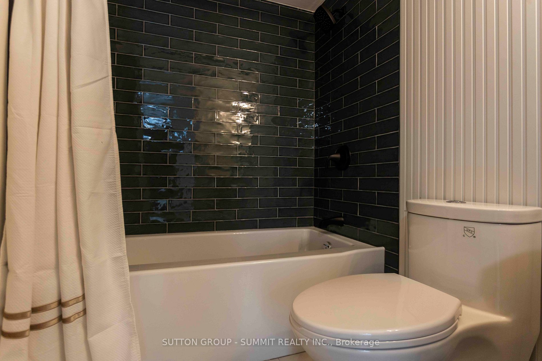 12 DOURO Street, #421