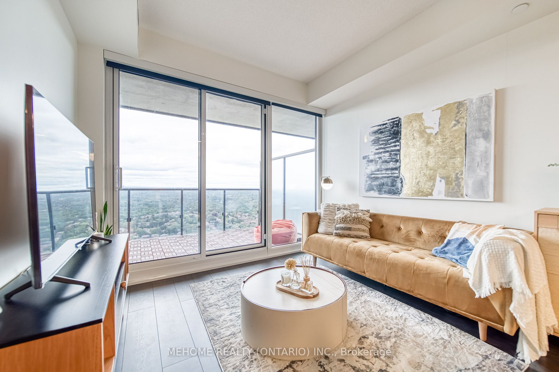 95 Mcmahon Dr, #3907
