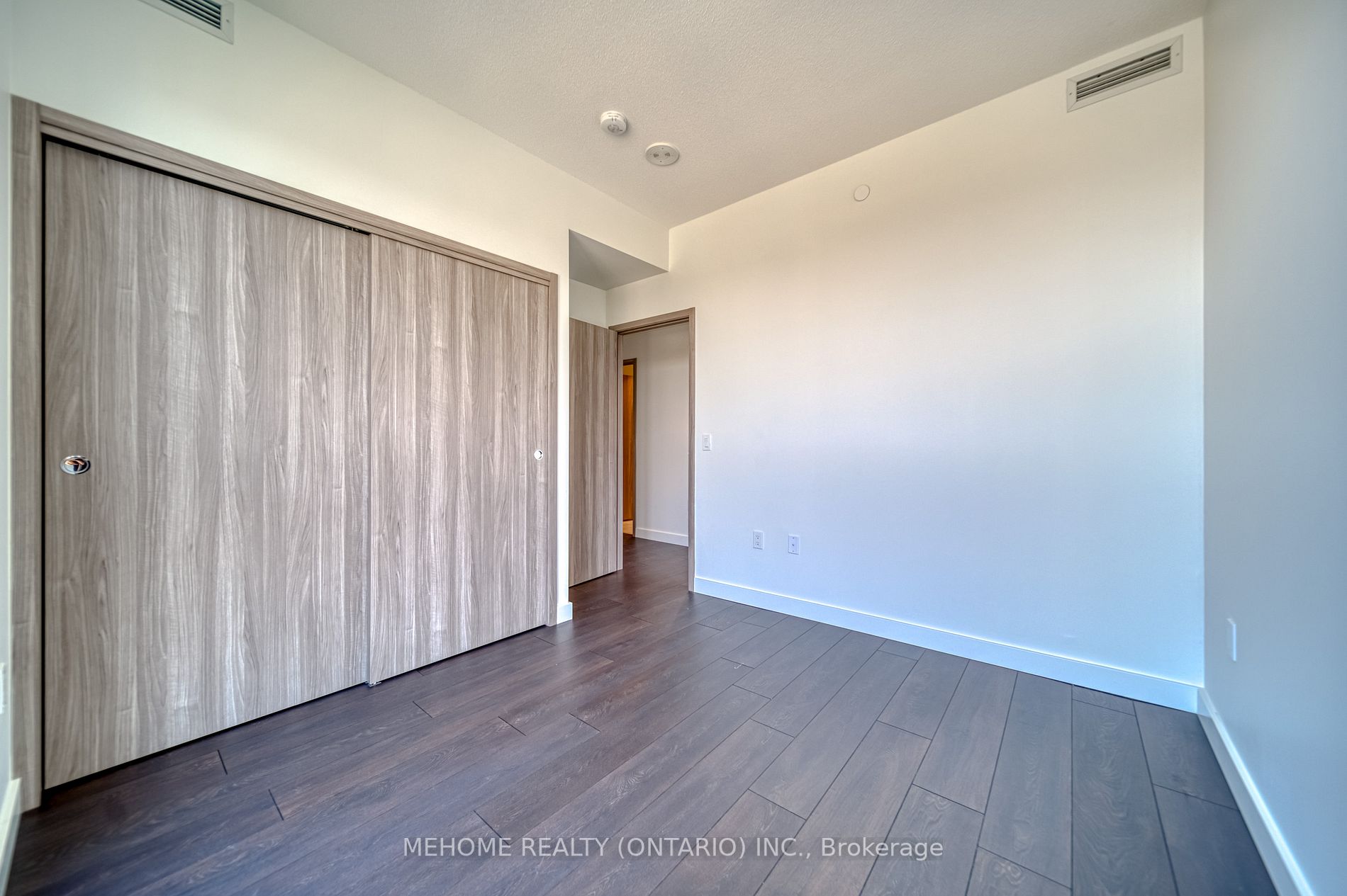 95 Mcmahon Dr, #3907