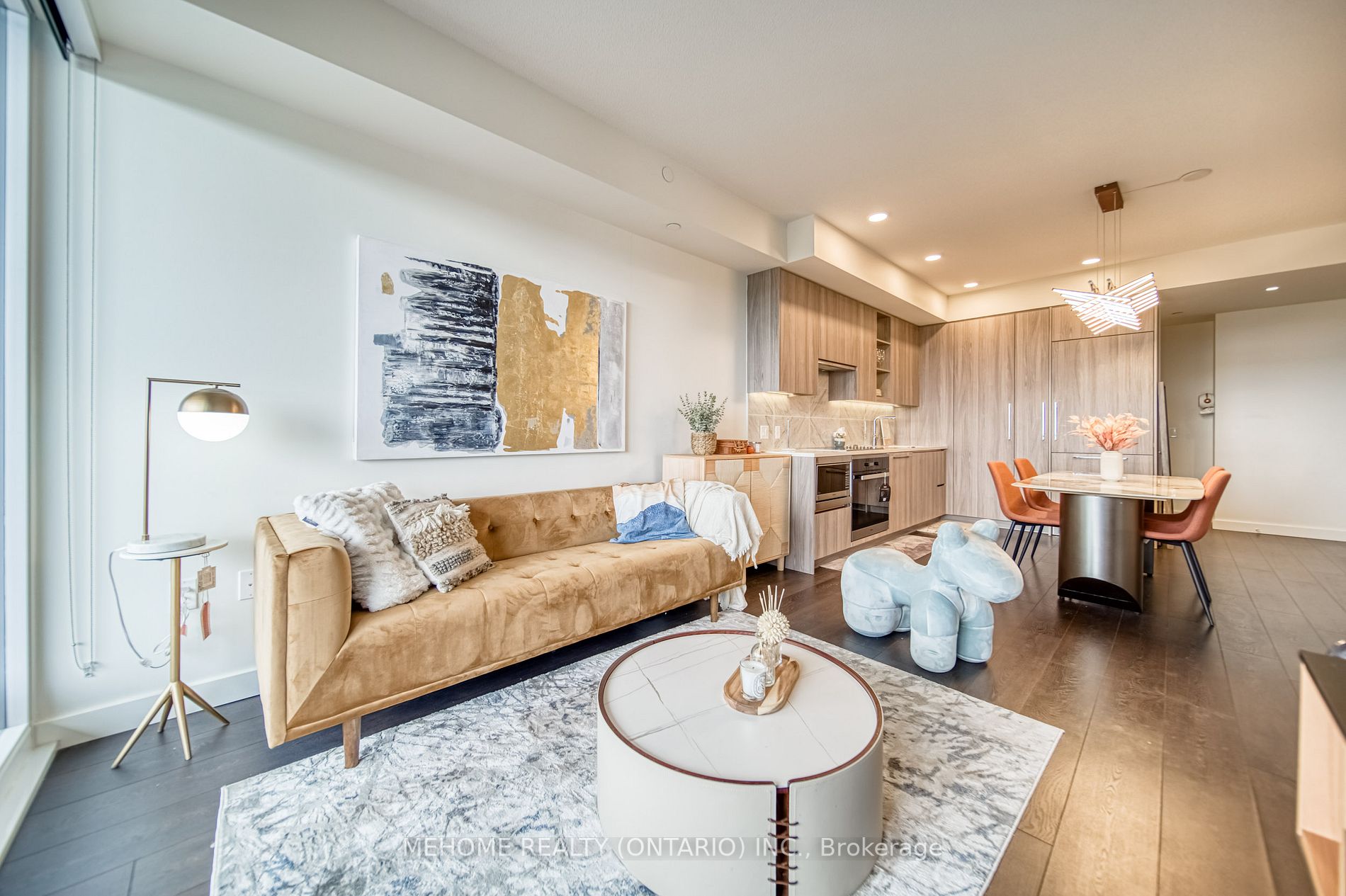 95 Mcmahon Dr, #3907
