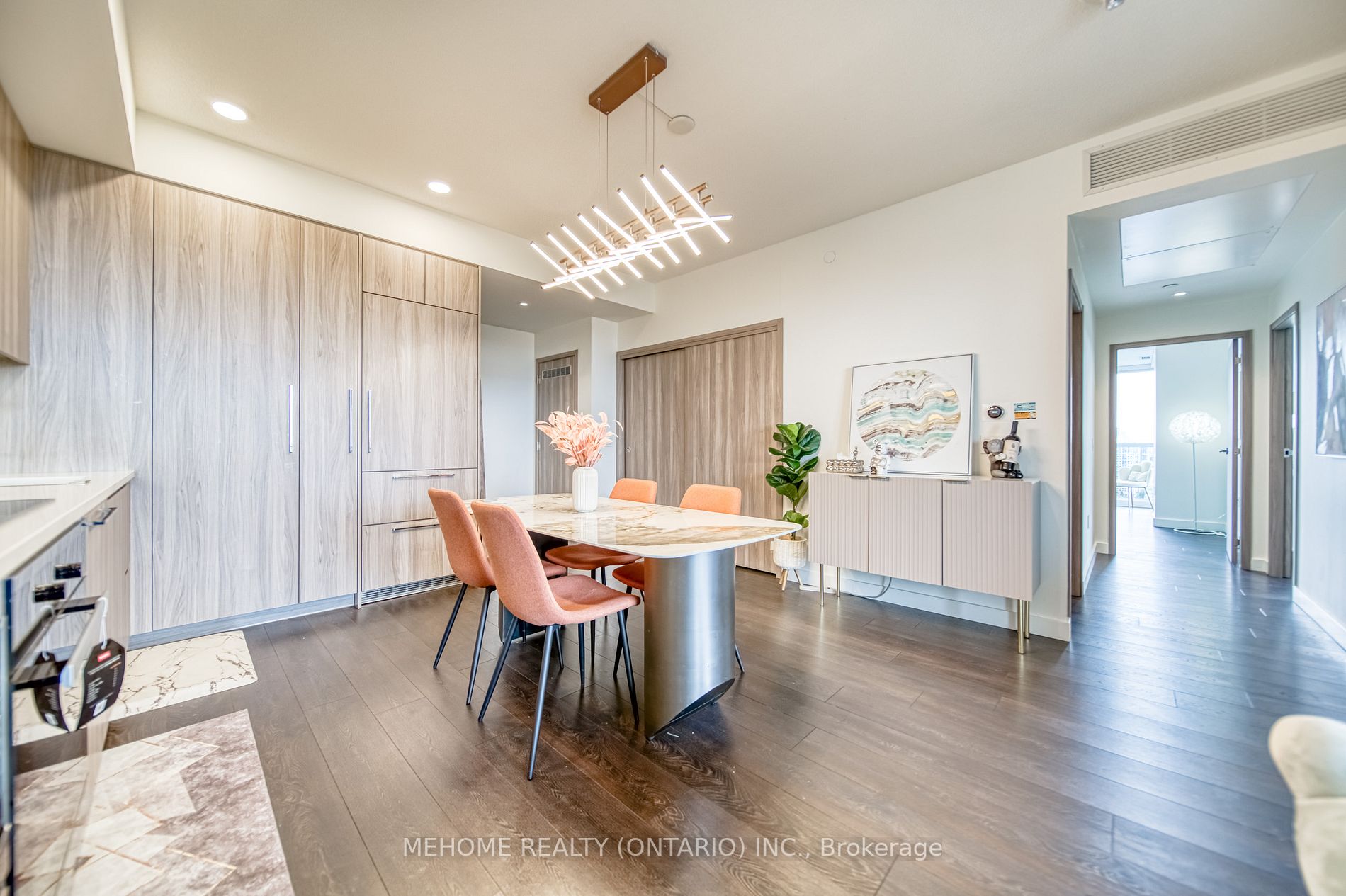 95 Mcmahon Dr, #3907