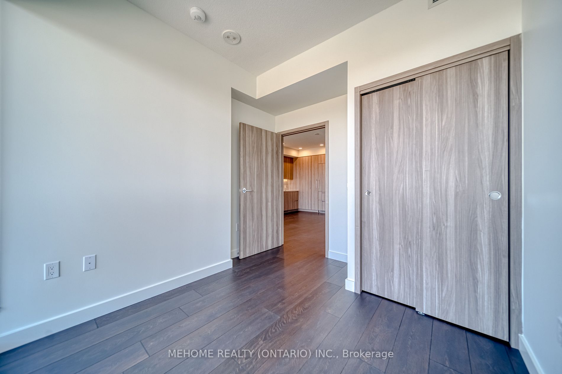95 Mcmahon Dr, #3907