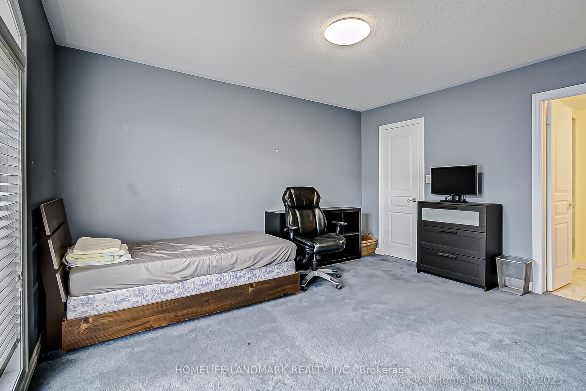 118 Finch Ave W, #20