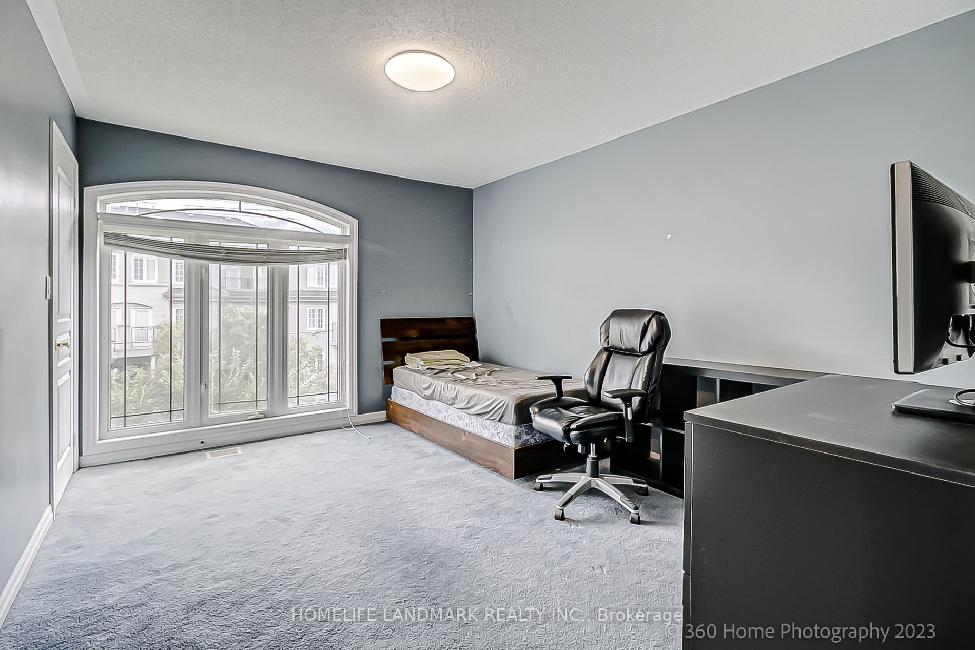 118 Finch Ave W, #20