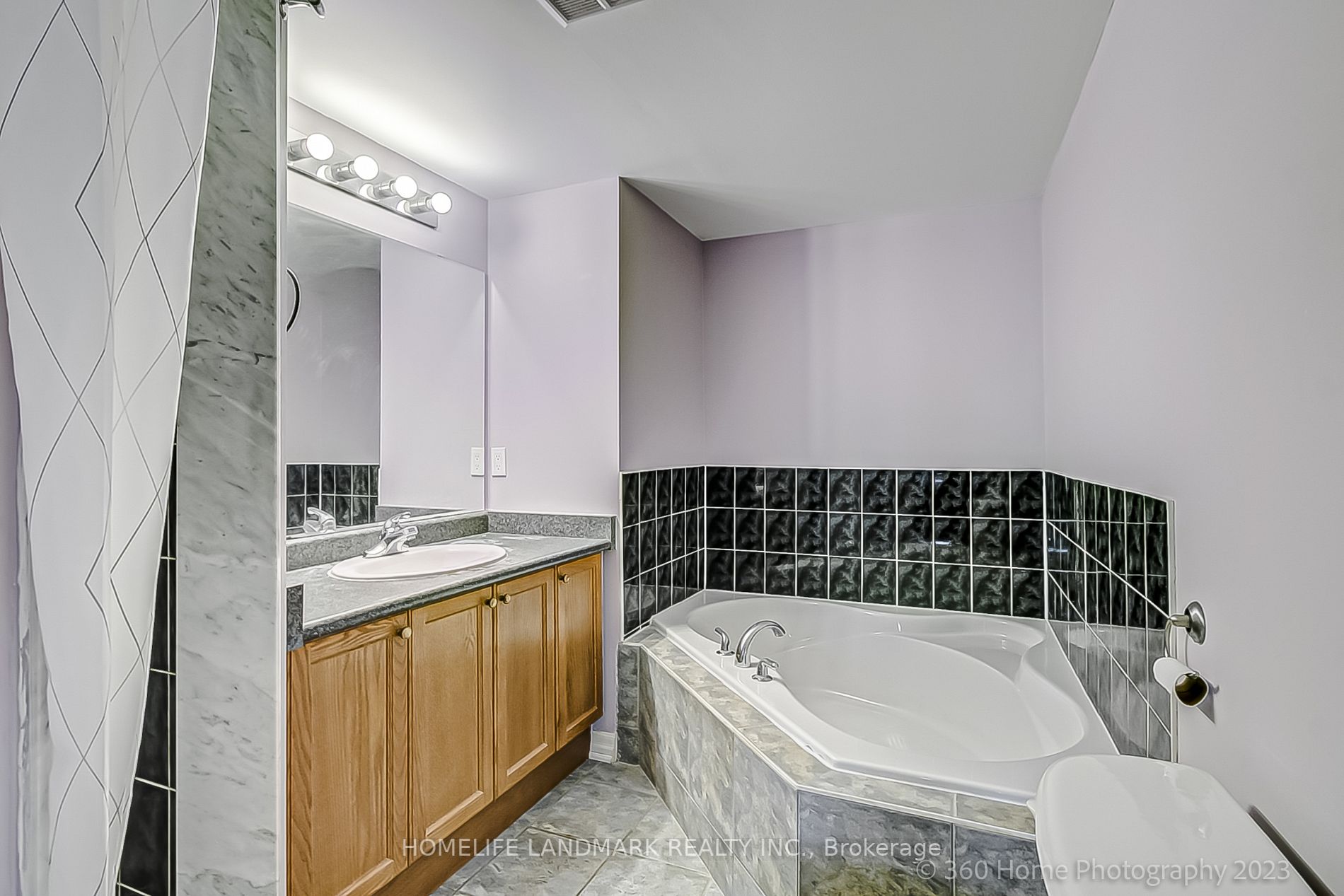 118 Finch Ave W, #20